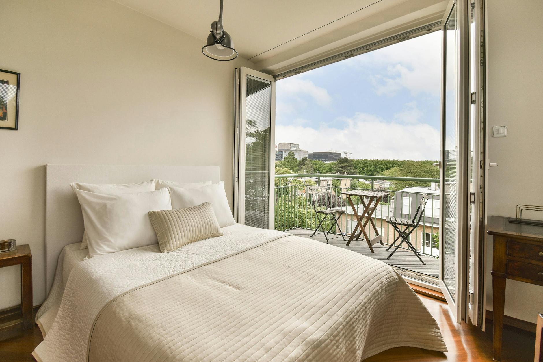 Vermieter umgehen in Berlin Mietpreisbremse, indem sie befristet und möbliert vermieten. Dagegen will nun auch der Bezirk Neukölln vorgehen.