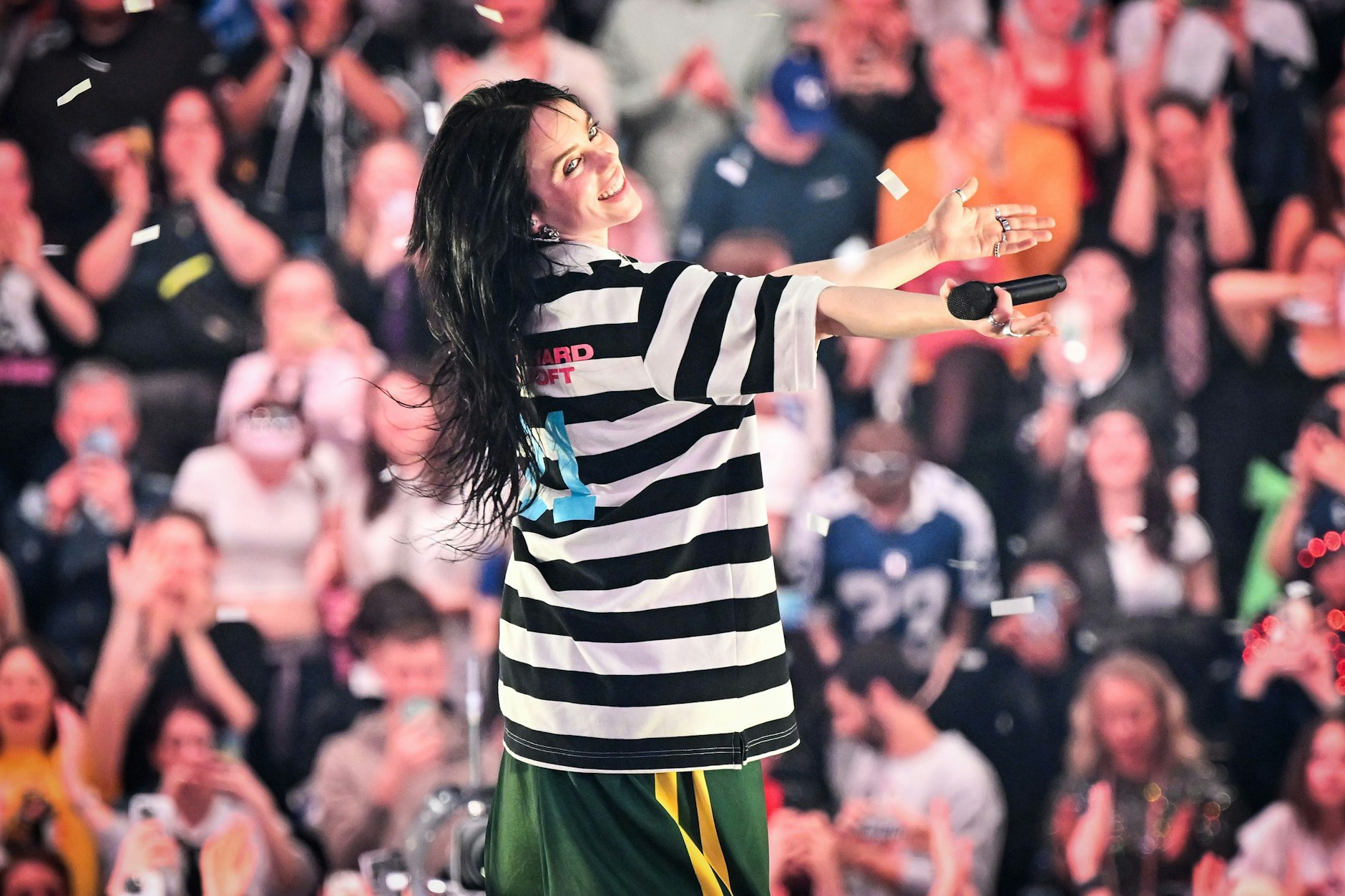 Billie Eilish auf ihrer aktuellen Tour, hier am 23. April 2025 bei ihrem Auftritt in Stockholm