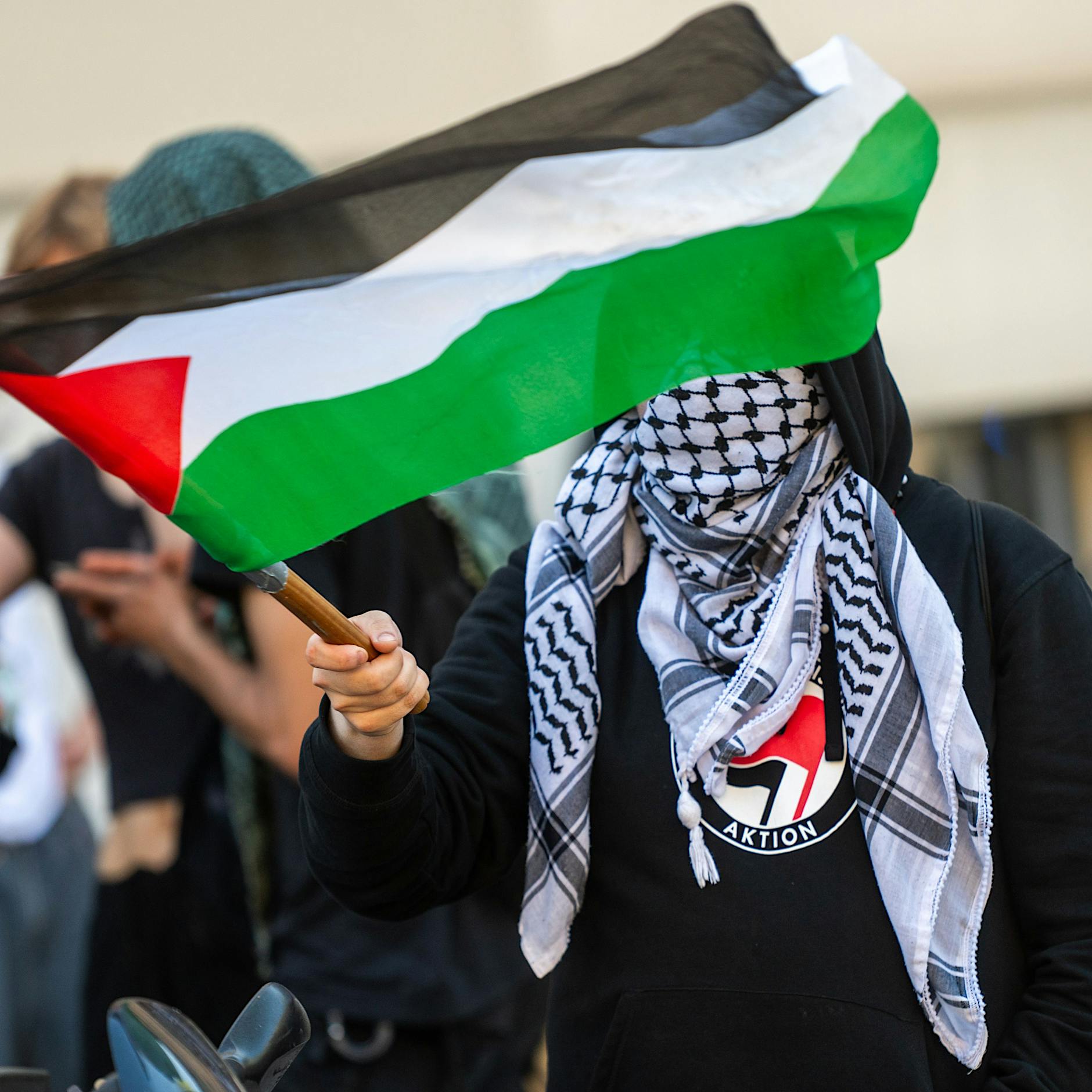 „Juden von der Karte streichen“? Heftiger Streit über Israel-Post von Linken-Politikerin