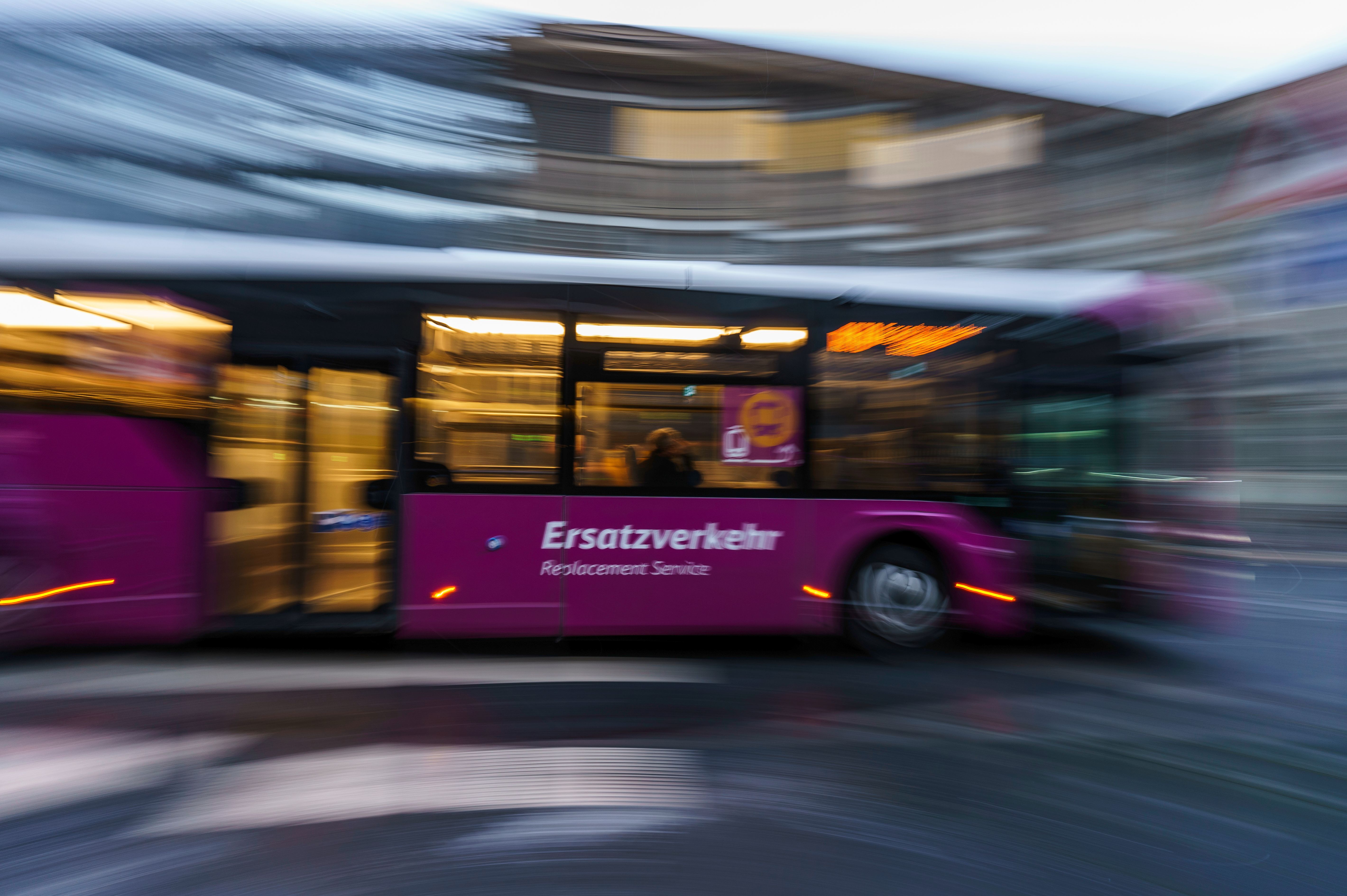 Image - Ersatzverkehr zwischen Berlin und Hamburg mit 200 Bussen
