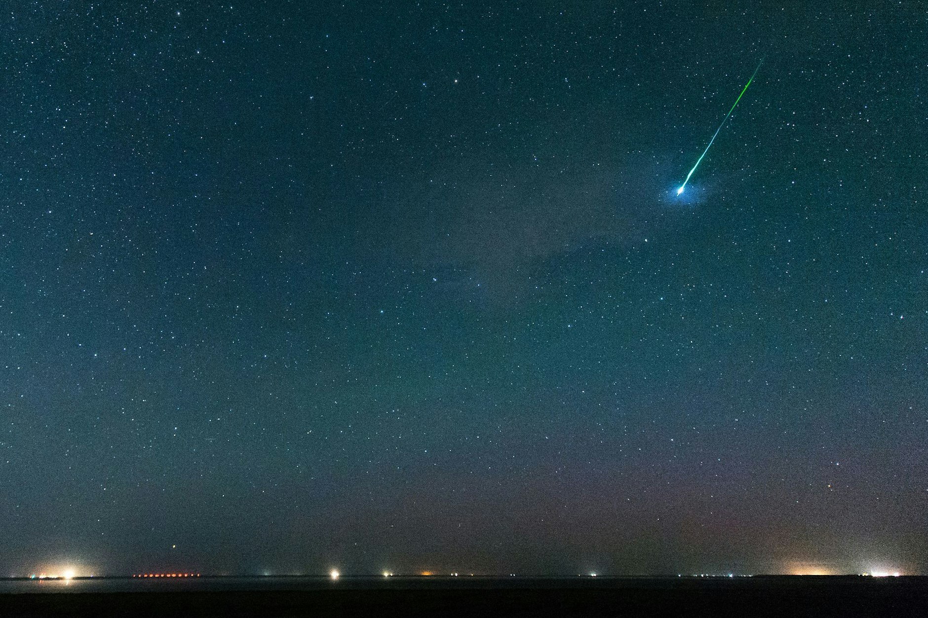 Der Sternenhimmel über Pilsum in Ostfriesland. Eine 1972 Richtung Venus gestartete sowjetische Sonde wird voraussichtlich an diesem Wochenende auf die Erde abstürzen.