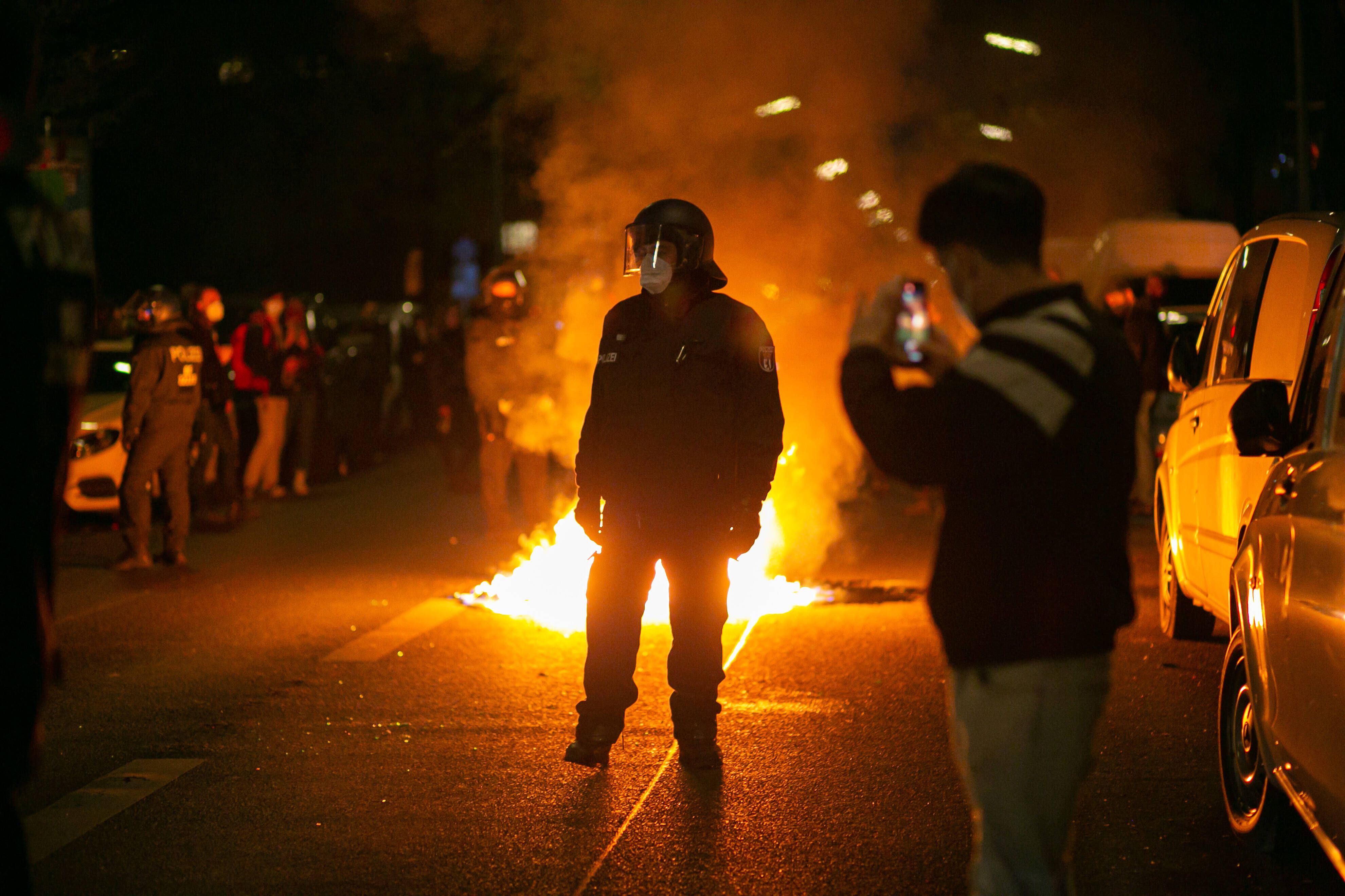 Gewerkschaften: Filmaufnahmen bei Polizei-Einsätzen verbieten!