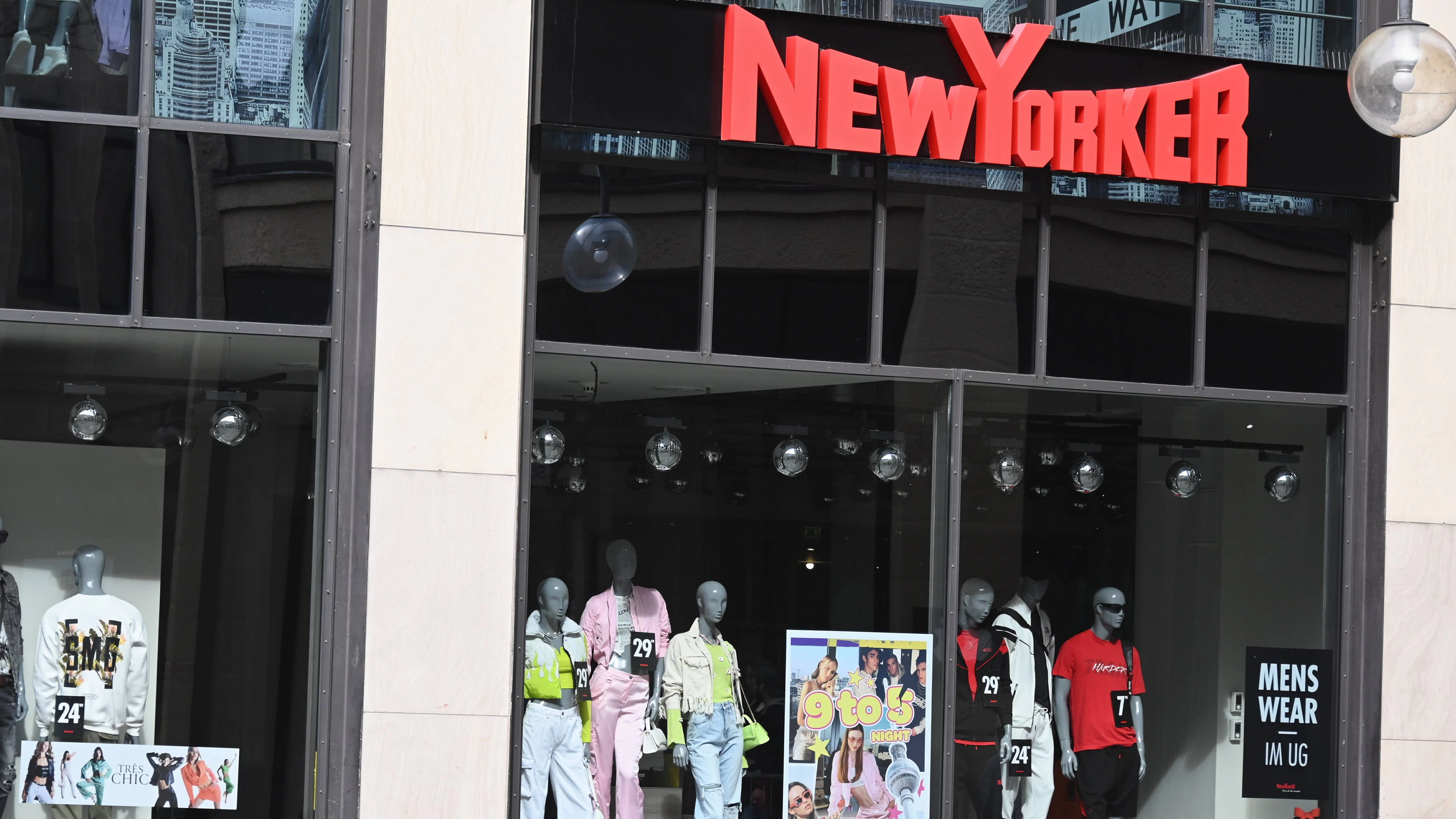 Eine Filiale der Modekette "New Yorker". Das Geschäft in Krefeld war erst im März eröffnet worden.