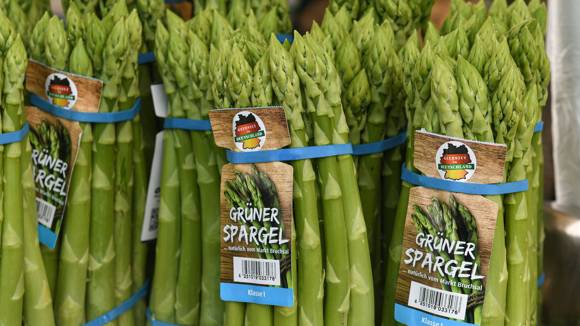 Auch grüner Spargel kann für das Rezept verwendet werden.