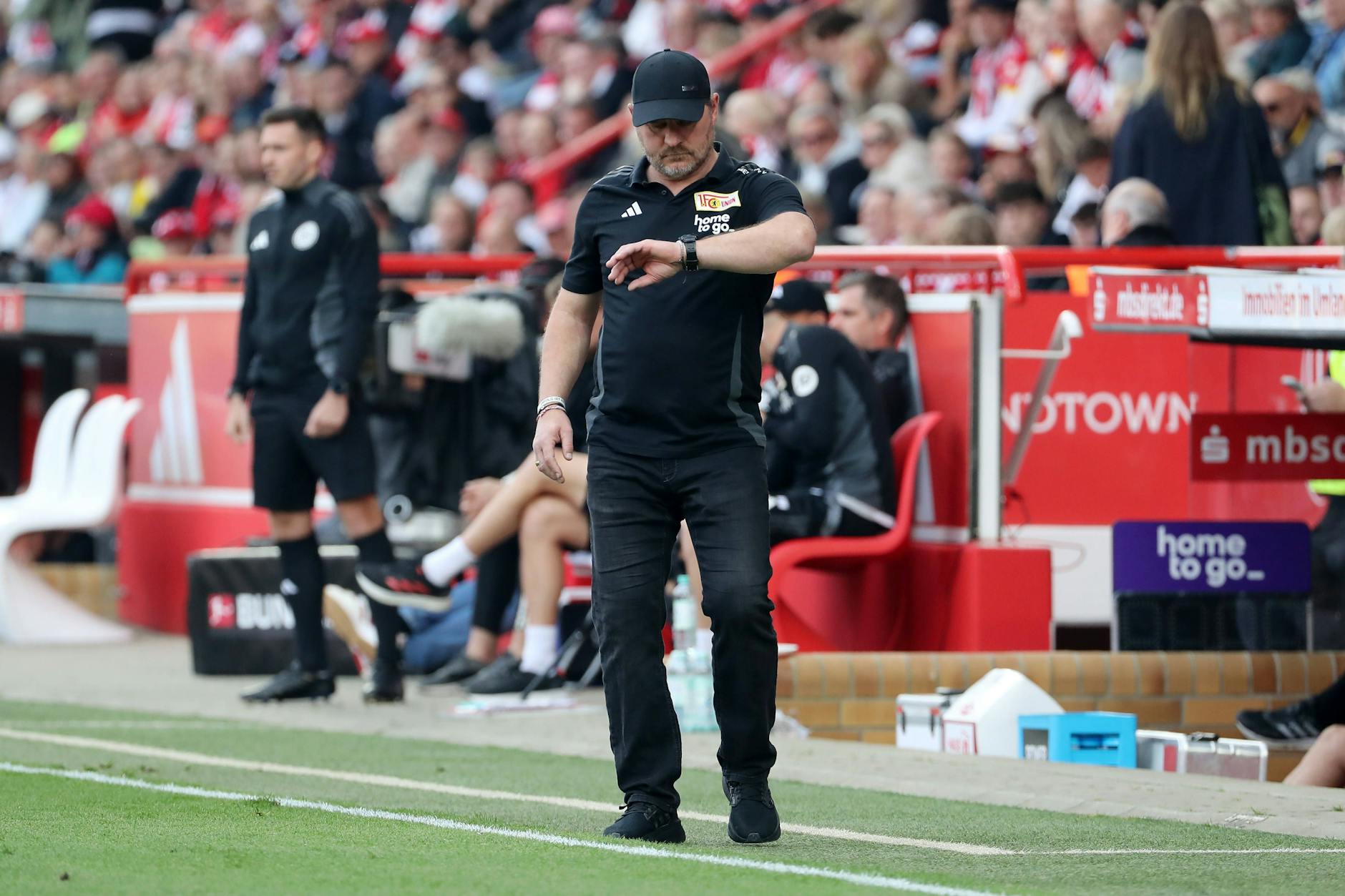 Wann ist die Saison endlich vorbei? Auf diesen oder einen ähnlichen Gedanken könnte Union-Trainer Steffen Baumgart nach der Pleite gegen Heidenheim gekommen sein.