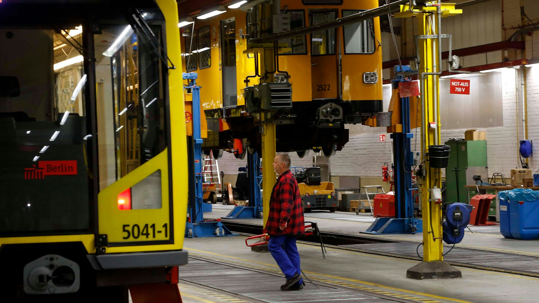 In den Werkstätten der BVG läuft nicht alles nach Plan.