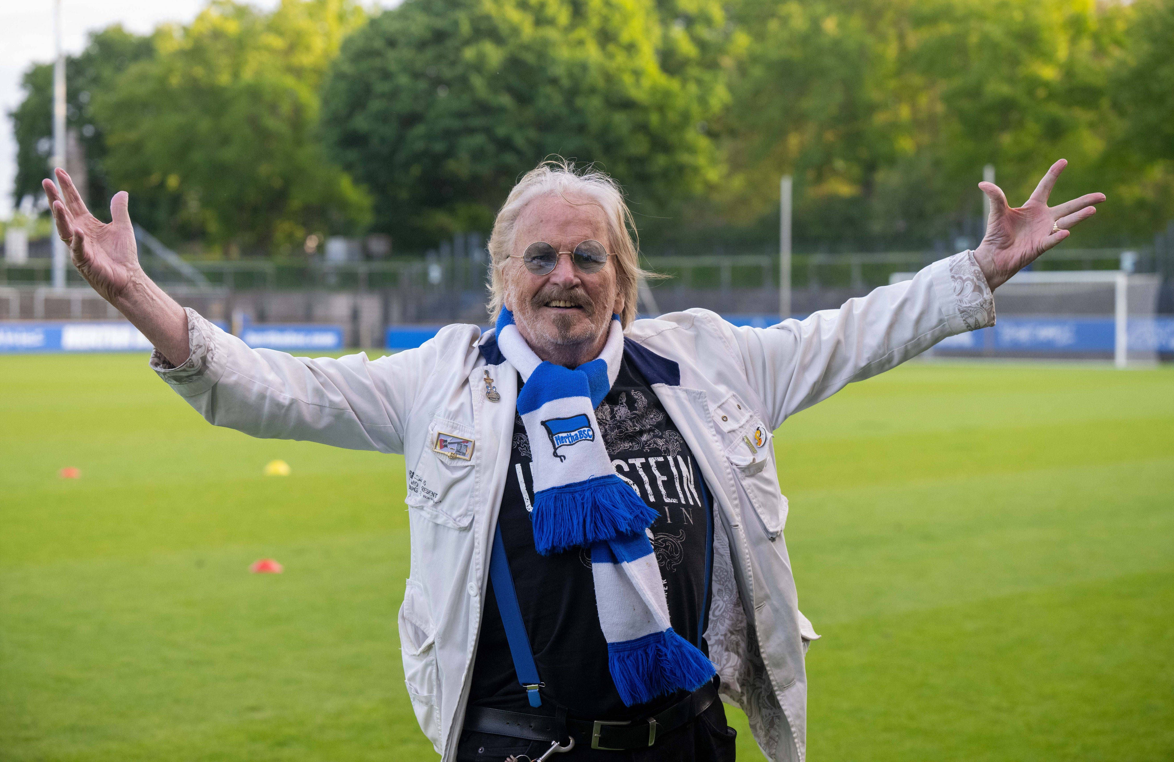 Image - Neue Strophe! Frank Zander singt jetzt auch für die Frauen von Hertha BSC
