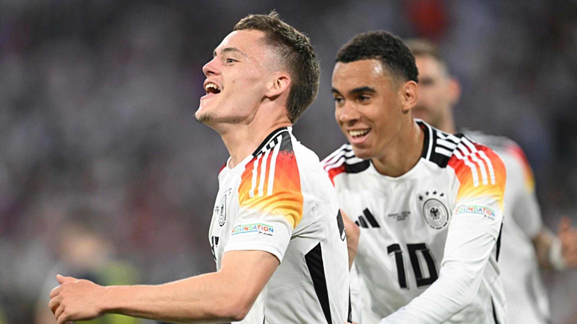 In der Nationalmannschaft haben Florian Wirtz (l.) und Jamal Musiala schon bewiesen, wie toll sie zusammen spielen können.