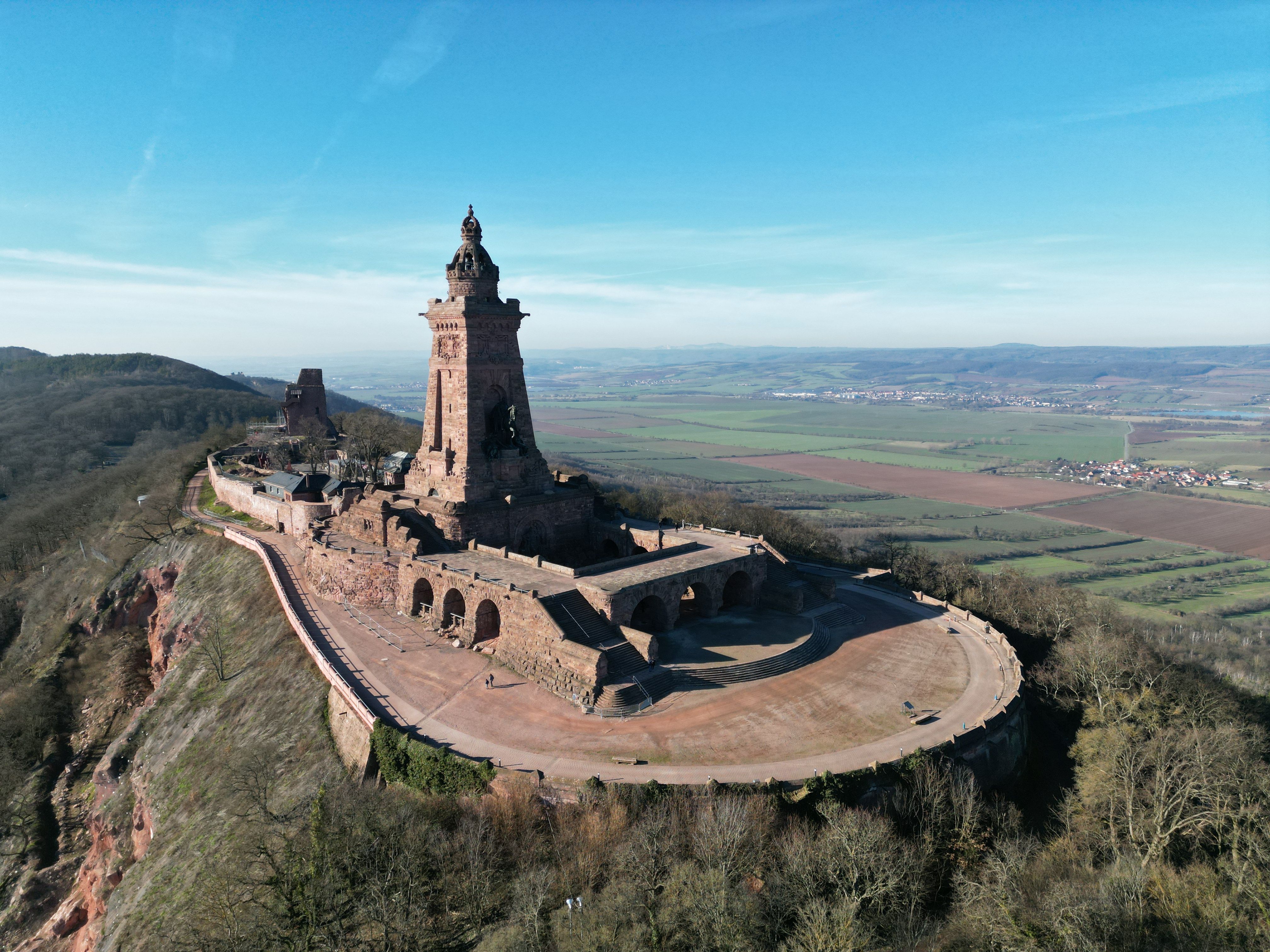 AfD will „Stolz-Pass“ einführen: Das erhoffen sich die Rechtsextremen