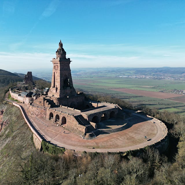 AfD will „Stolz-Pass“ einführen: Das erhoffen sich die Rechtsextremen