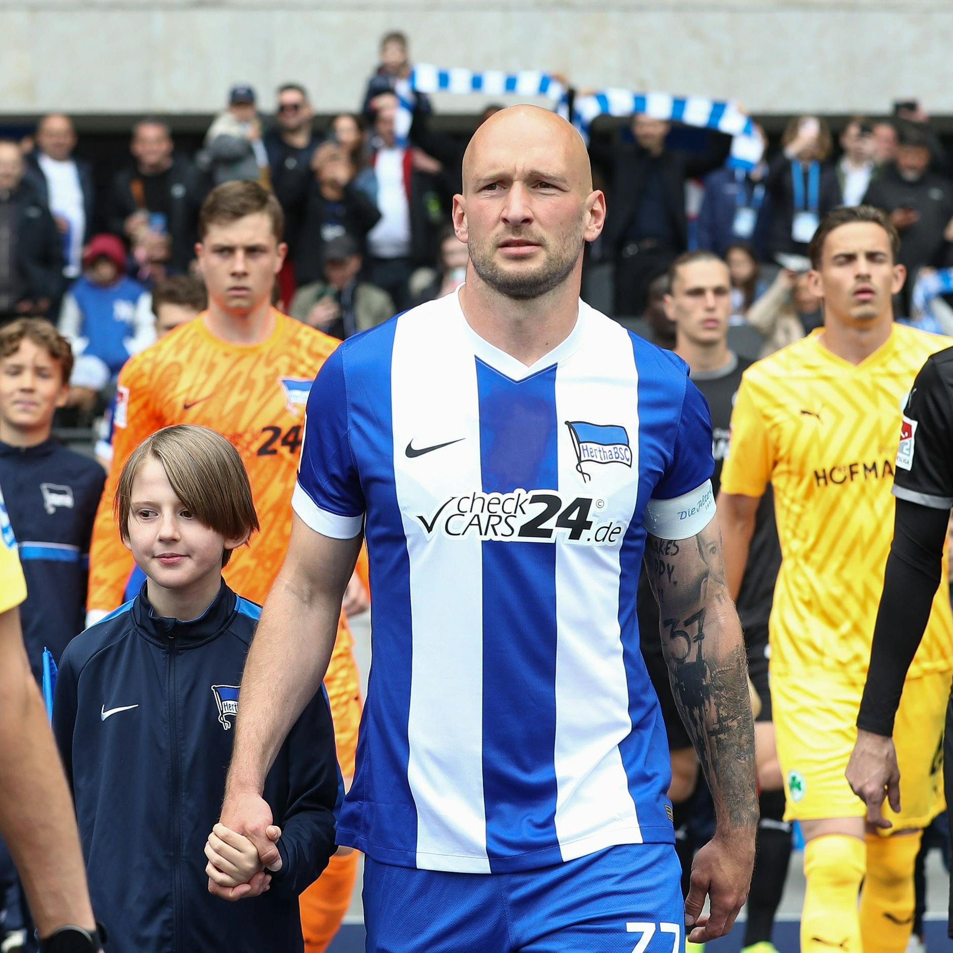 Hertha-Kapitän Toni Leistner wird auch nächste Saison dabei sein.