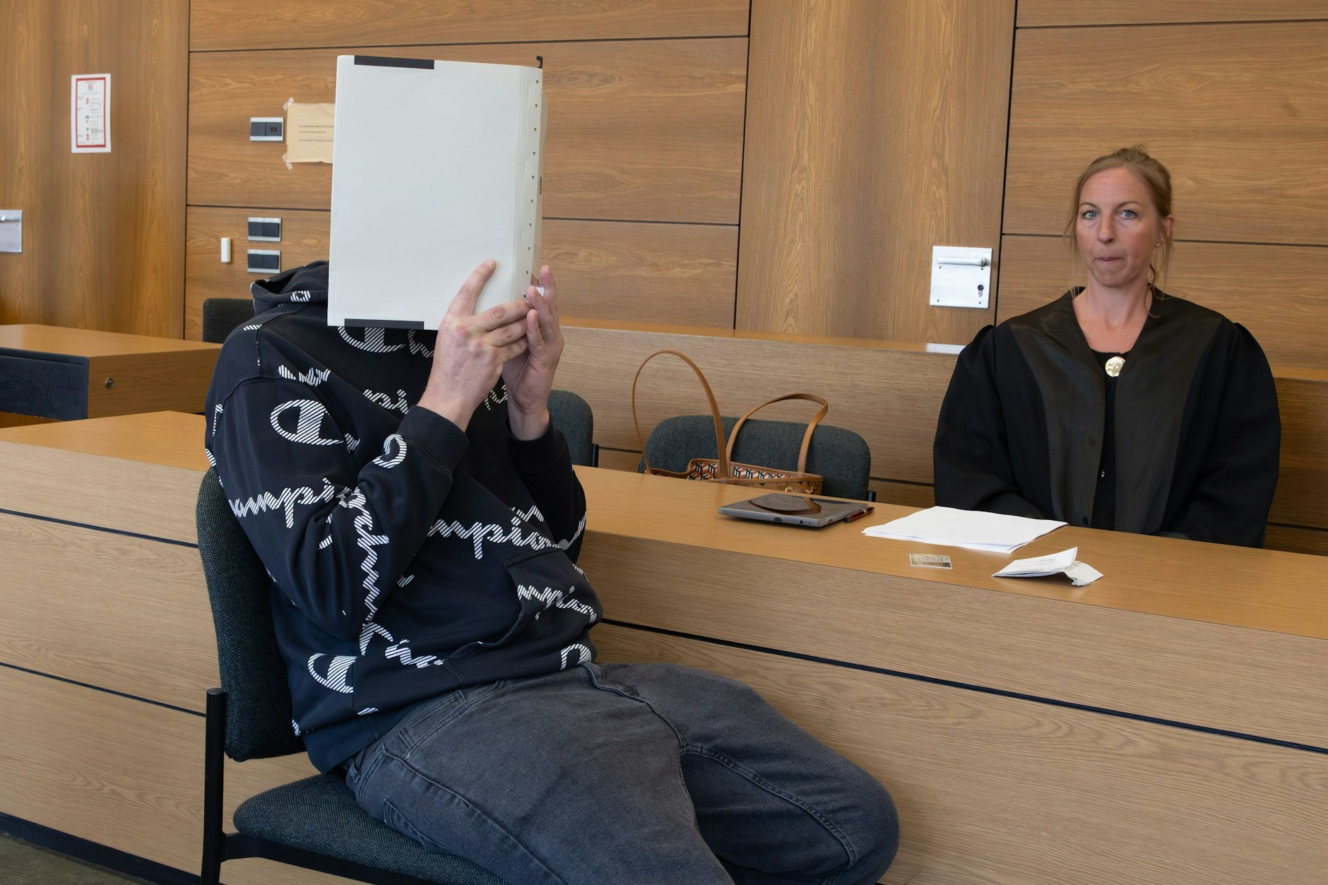 Kevin K. gab vor Gericht die Hiebe mit einem Schwert zu.