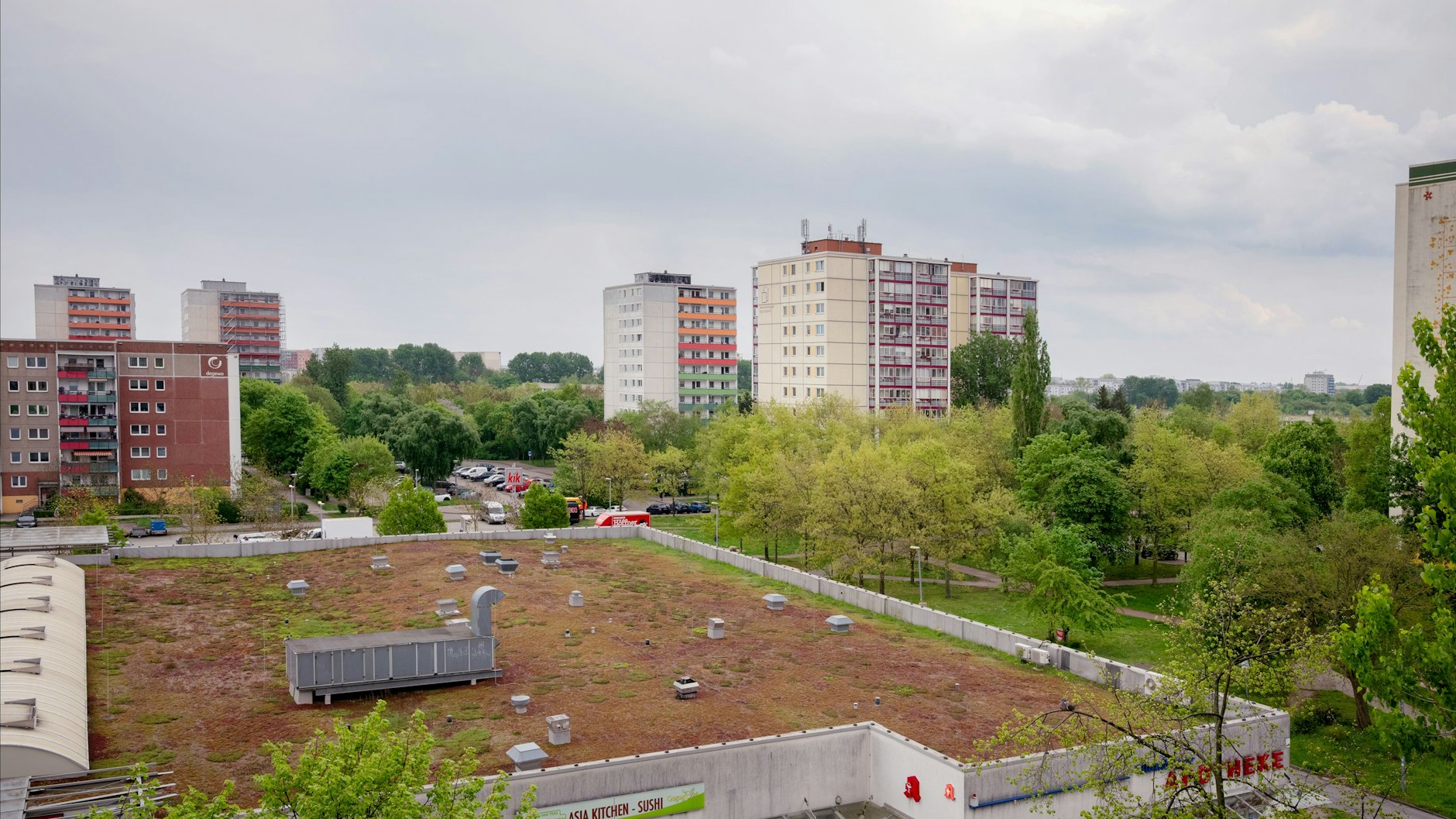 Der Blick vom Balkon: Die Kleeblattpassage im Vordergrund soll Hochhäusern weichen.