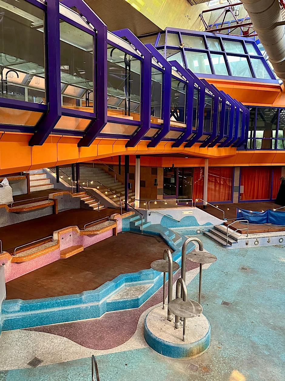 Von wegen marode und verdreckt: So sieht es derzeit im einstigen Wellenbad des SEZ aus.