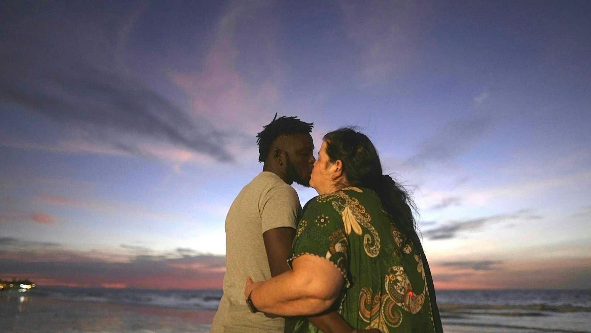 Sam und Silvia wollen zusammen in Gambia leben.