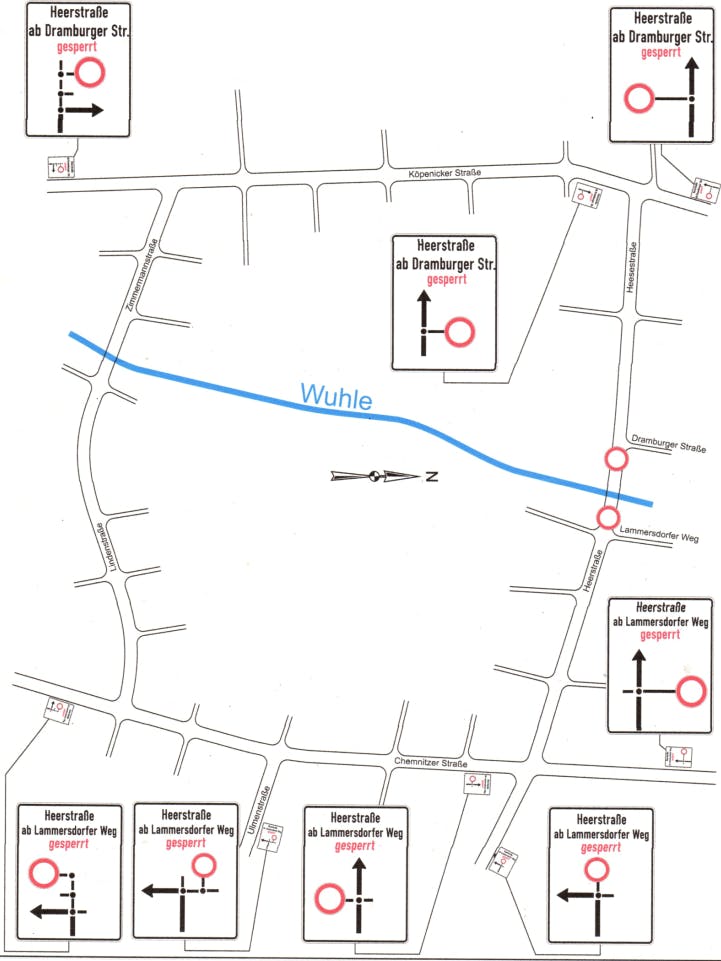 An diesen acht Stellen wird vor einer Einfahrt in die Hellersdorfer Heerstraße gewarnt.