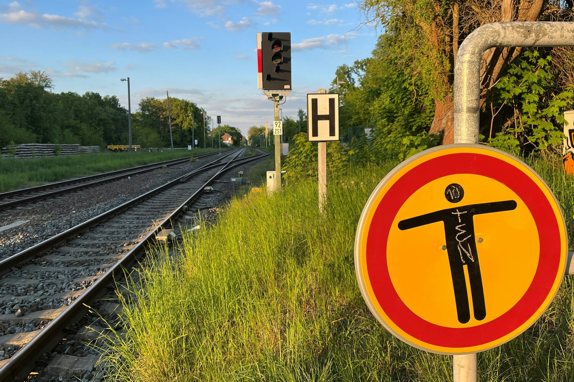Verwaiste Gleise am Bahnhof Müncheberg (Mark): Die Ostbahn ist wegen Bauarbeiten gesperrt. Fahrgäste der Linie RB26 müssen zwischen Strausberg und Seelow-Gusow auf Busse umsteigen.