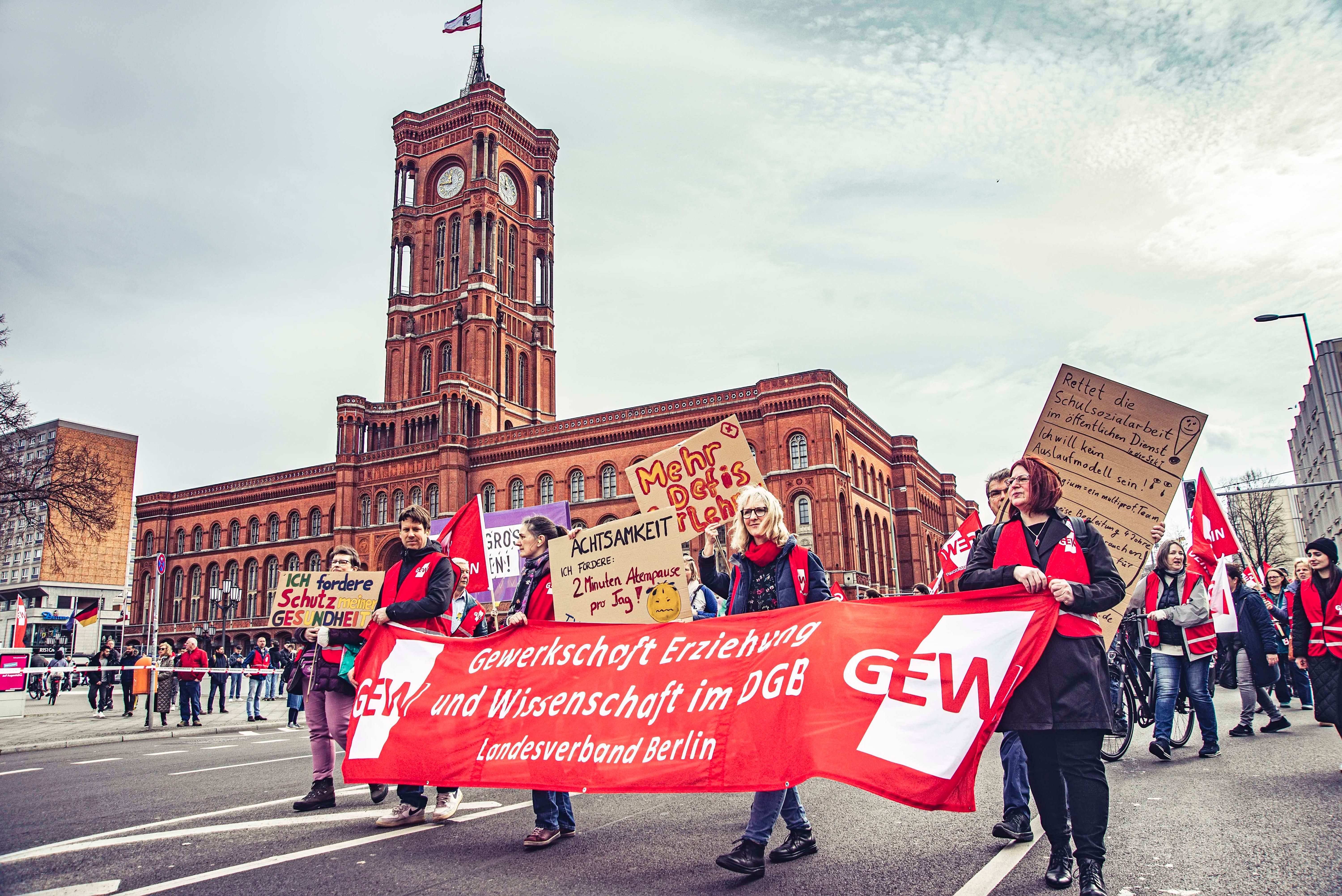 Drei Tage Streik trotz Prüfungen: So lassen Lehrer unsere Schüler im Stich!