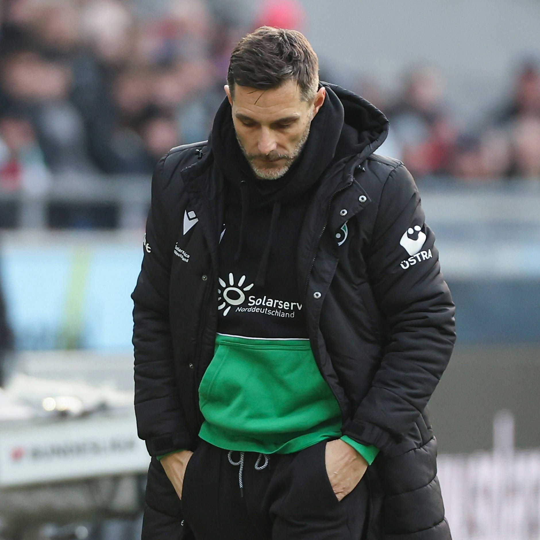 Stefan Leitl wurde nach einem 0:0 gegen Hertha BSC bei Hannover 96 im Dezember 2024 gefeuert.