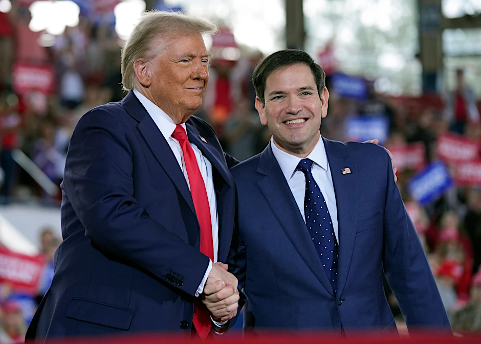 Donald Trump (l) und Marco Rubio bei einer Wahlkampfveranstaltung