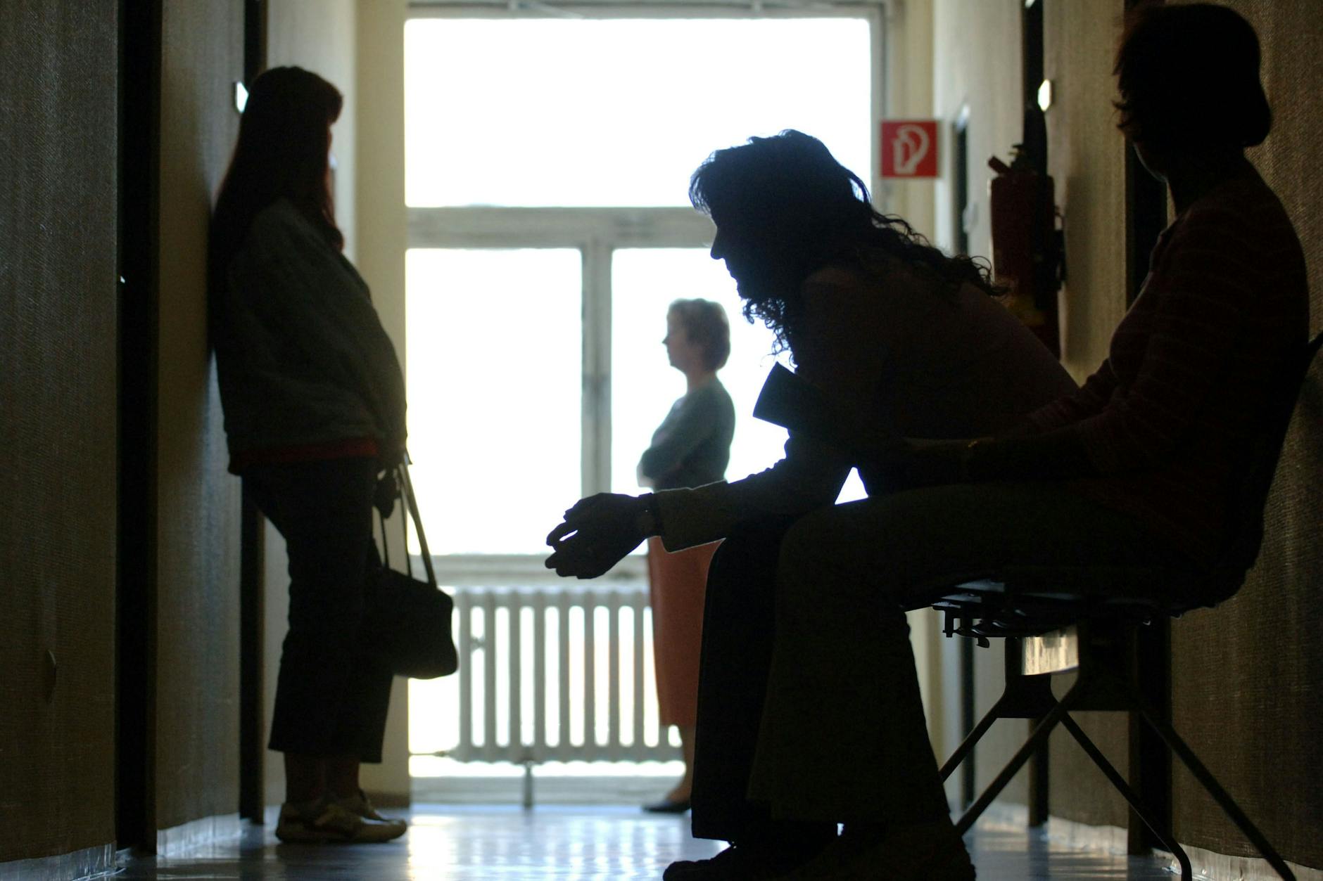 Die Zahl der Arbeitslosen in Deutschland wird Experten zufolge 2025 auf drei Millionen ansteigen.