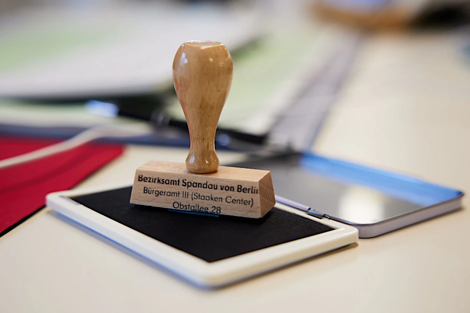 Bei vielen sehr begehrt: ein Stempel vom Bezirksamt