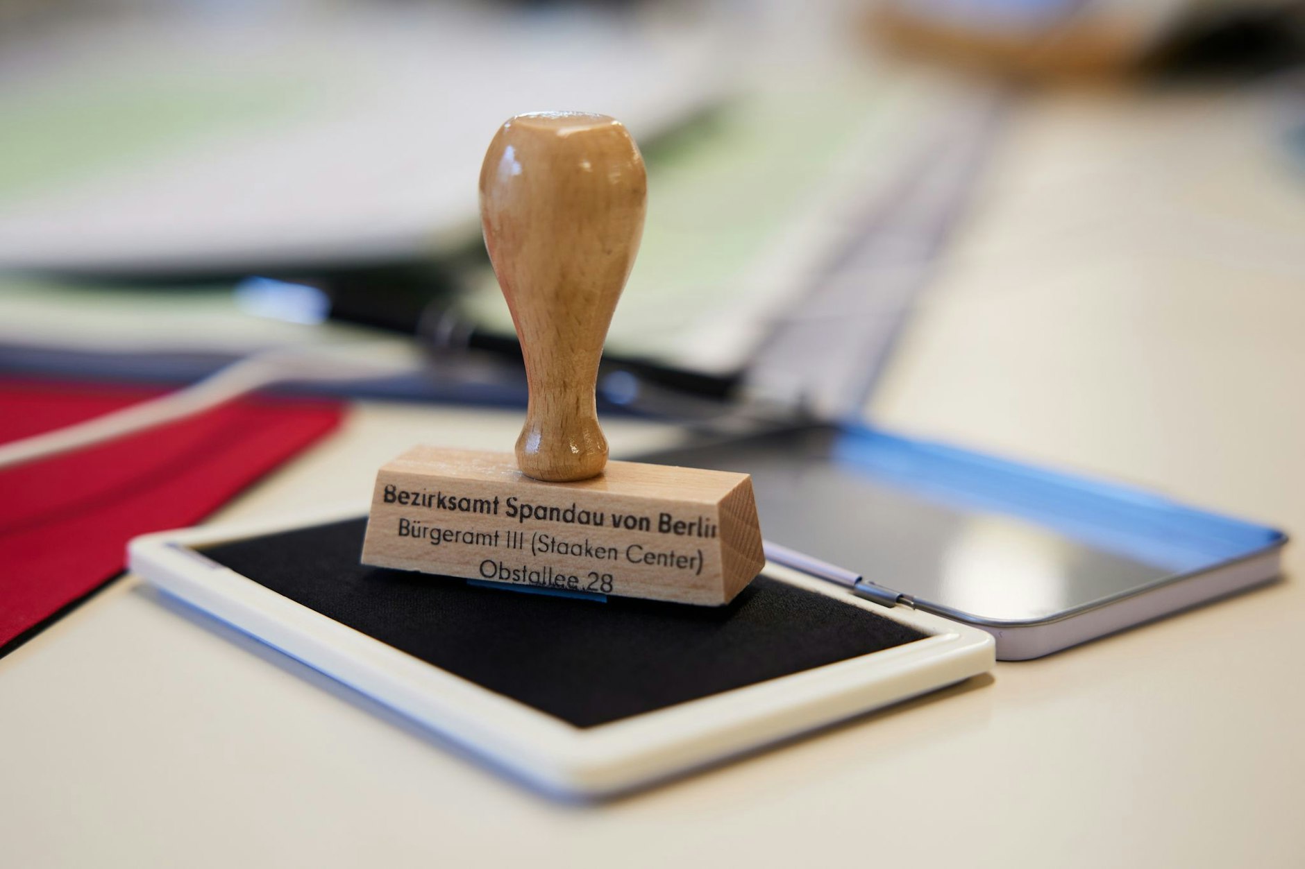 Bei vielen sehr begehrt: ein Stempel vom Bezirksamt