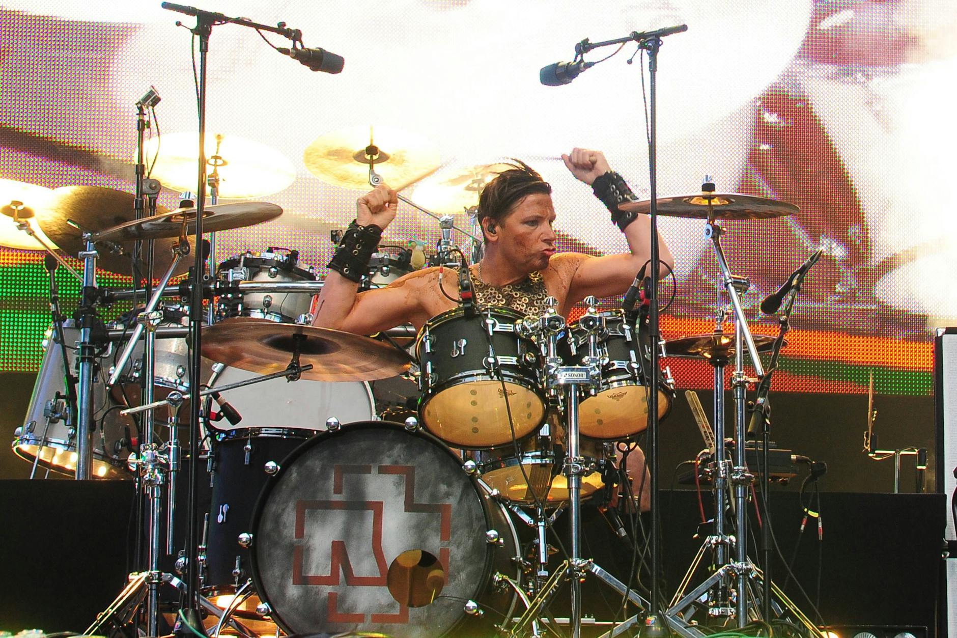 Christoph Schneider beim Rammstein-Auftritt 2015 in der Waldbühne