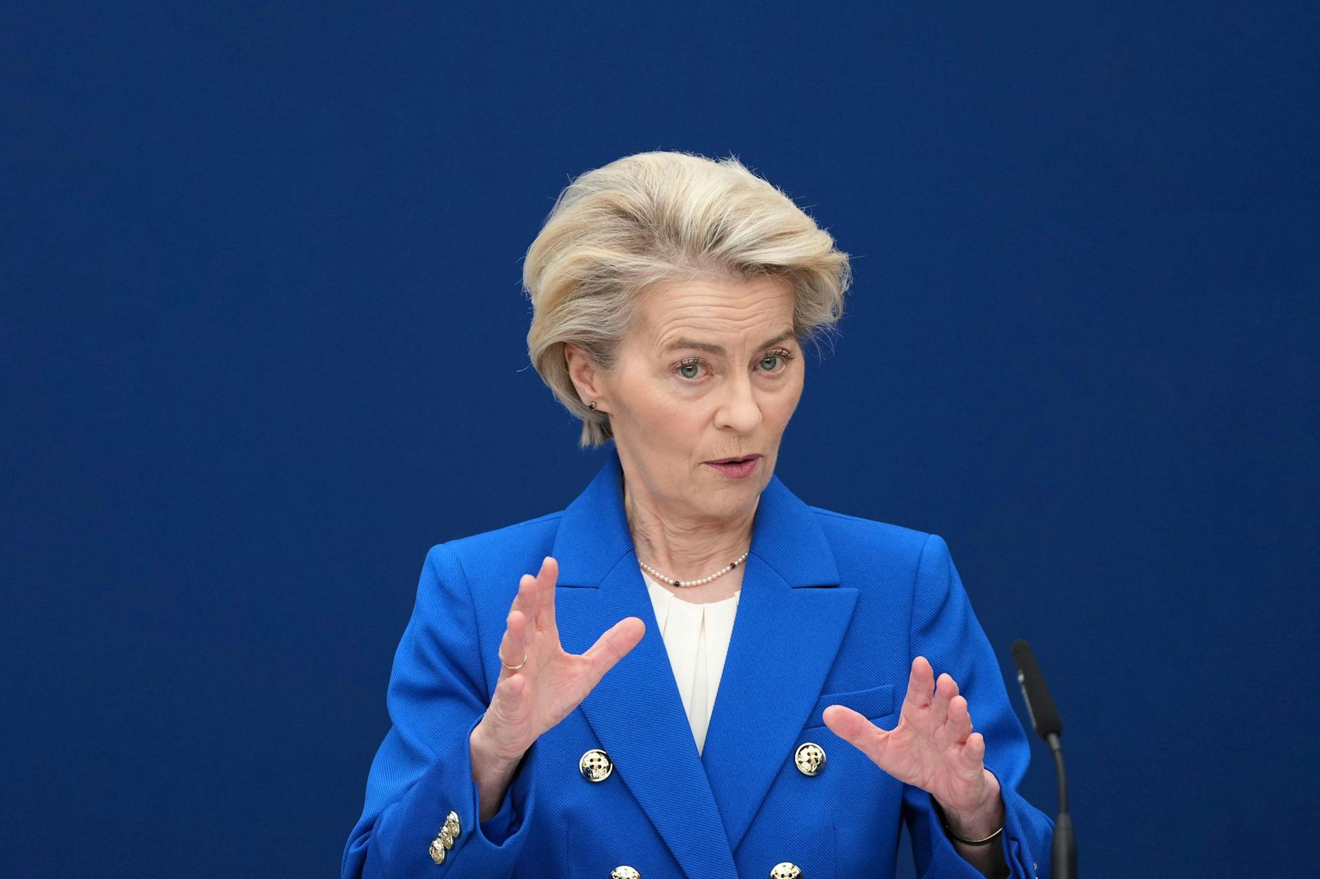 Schlappe für Kommissionspräsidentin Ursula von der Leyen im Prozess um die SMS an den Pfizer-Chef.