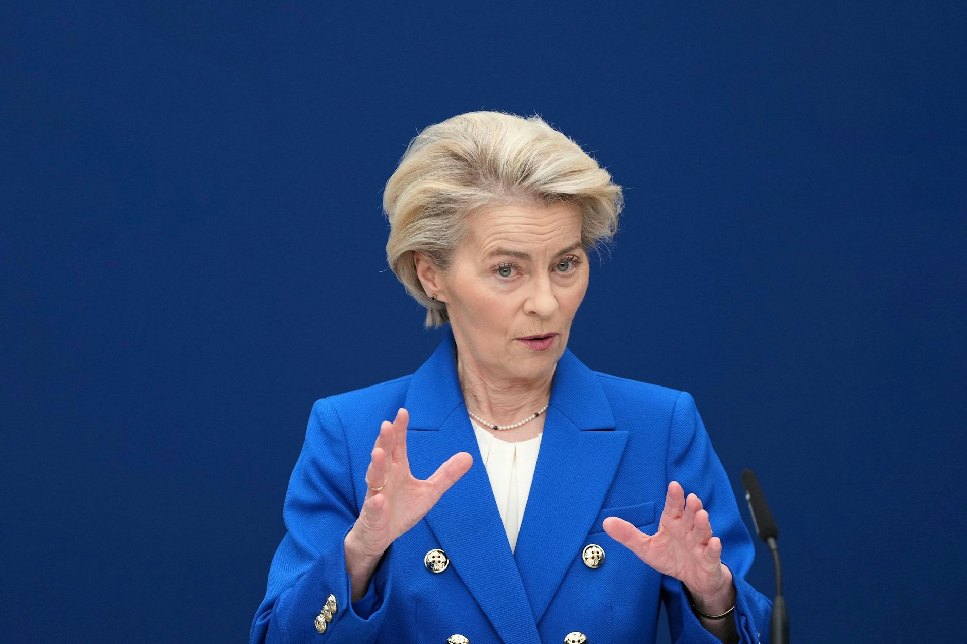 Schlappe für Kommissionspräsidentin Ursula von der Leyen im Prozess um die SMS an den Pfizer-Chef.