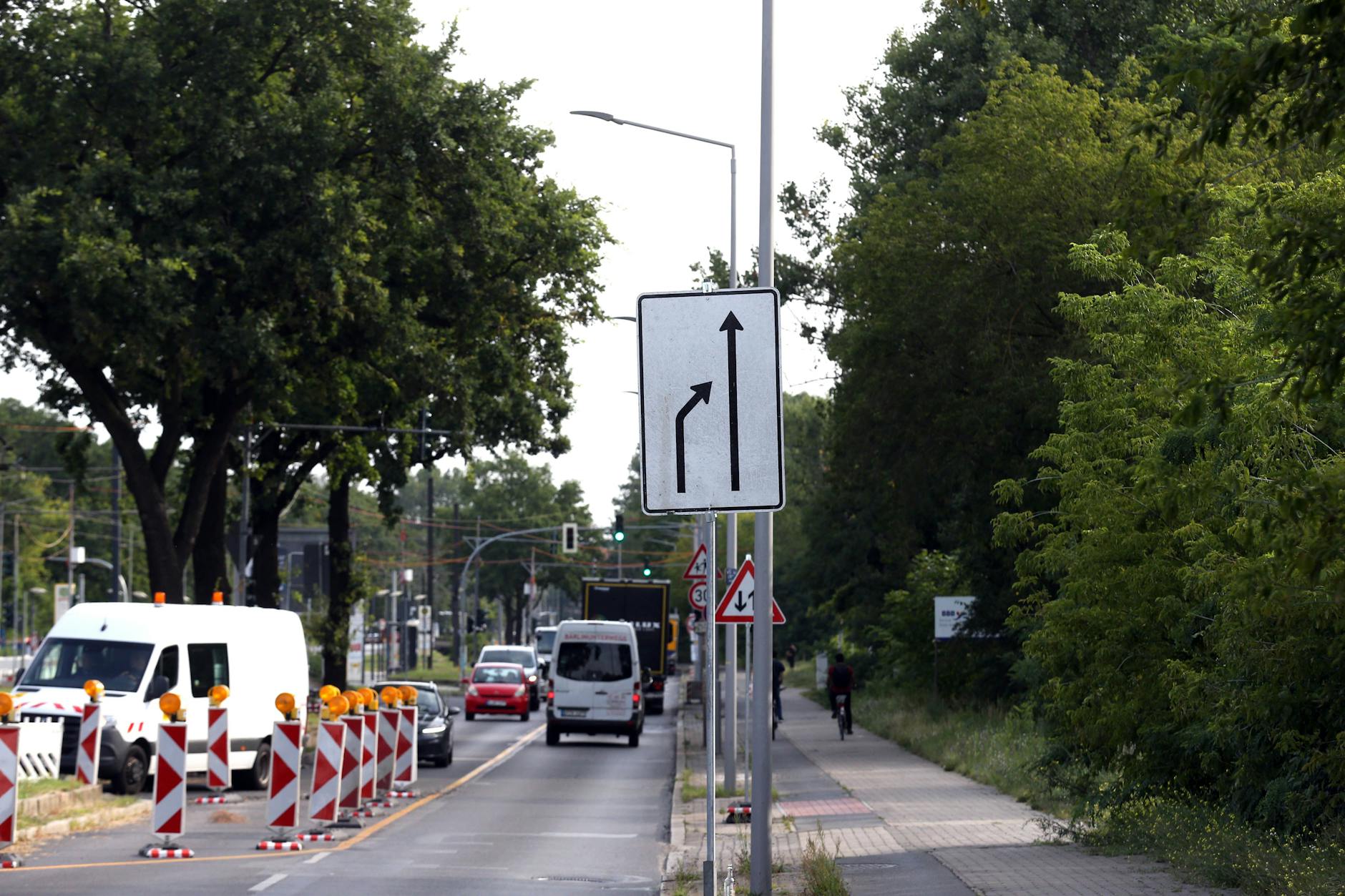 Auf der Treskowallee, die die Bezirke Treptow-Köpenick und Lichtenberg verbindet, wird seit Jahren gebaut.