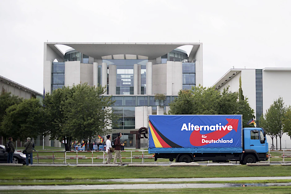 Wenn man die AfD politisch nicht bekämpfen kann, welche Möglichkeiten bleiben dann noch?