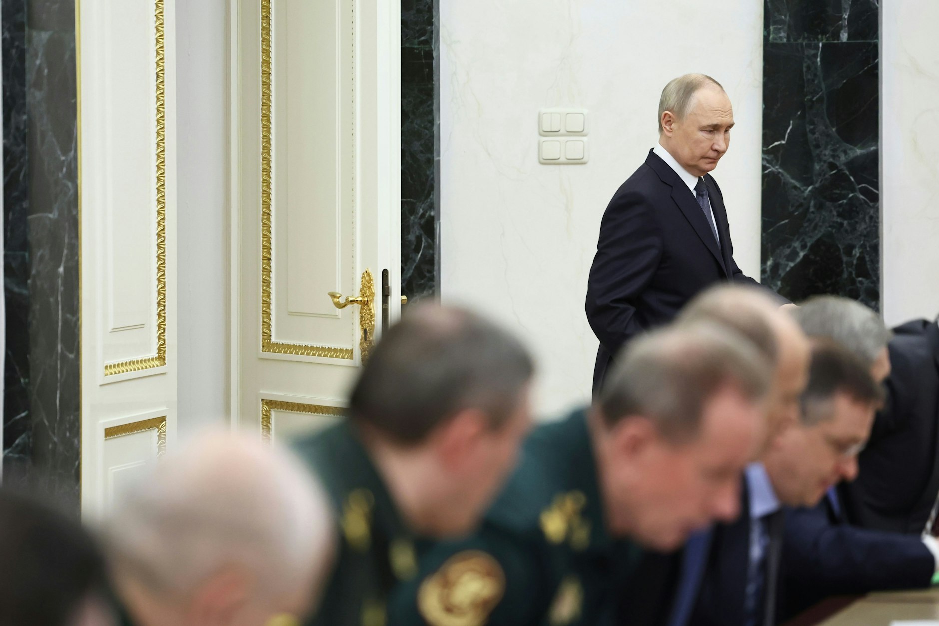14.05.2025, Russland, Moskau: Der russische Präsident Wladimir Putin nimmt an einem Treffen zu den bevorstehenden Gesprächen zwischen Russland und der Ukraine in Istanbul teil.