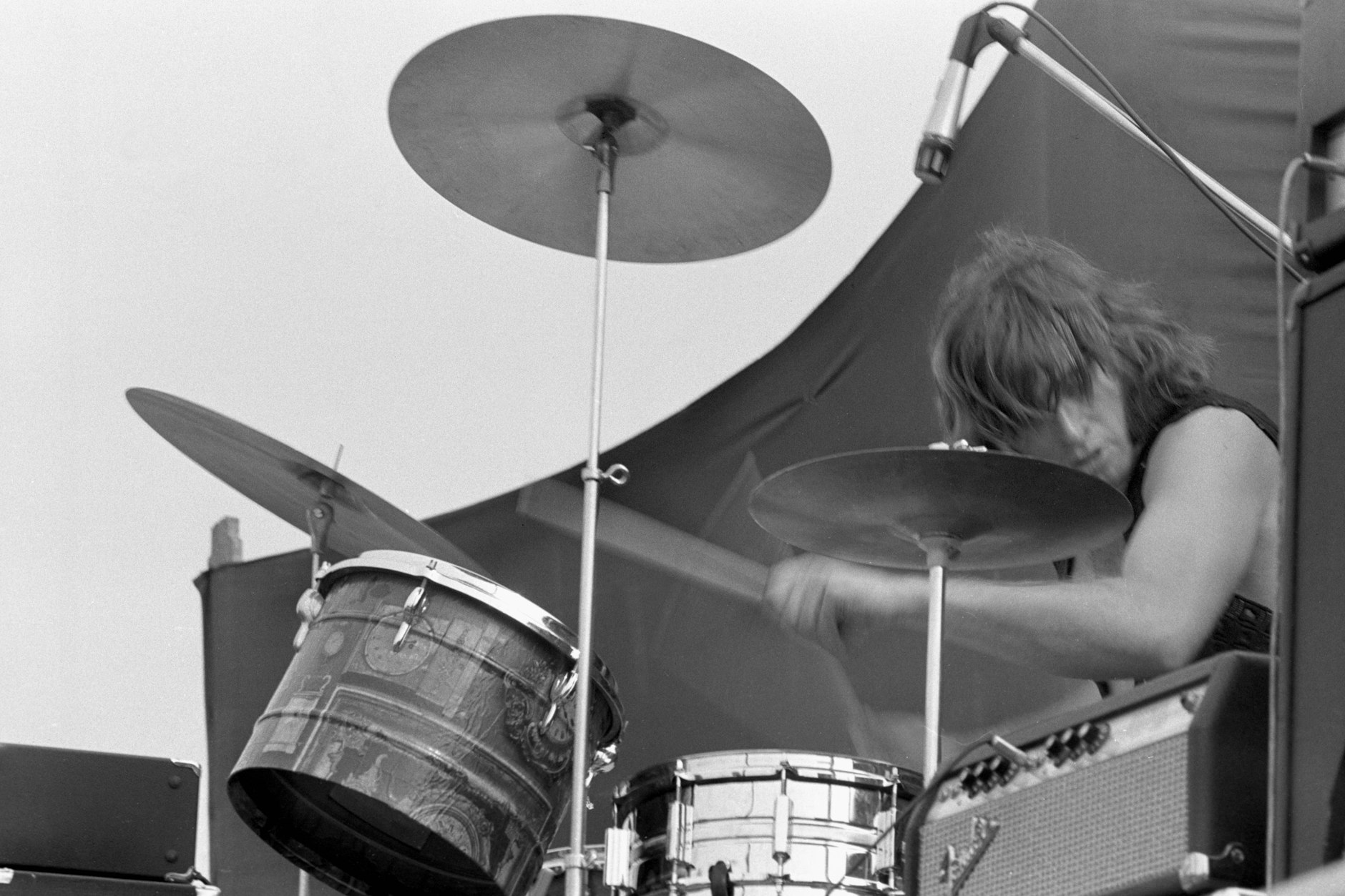 Erkennen Sie ihn wieder? Er ist eine Legende des Ostrocks und bald wieder auf der Bühne zu sehen: Gunther Wosylus, der 1969 bis 1979 bei den Puhdys am Schlagzeug saß.