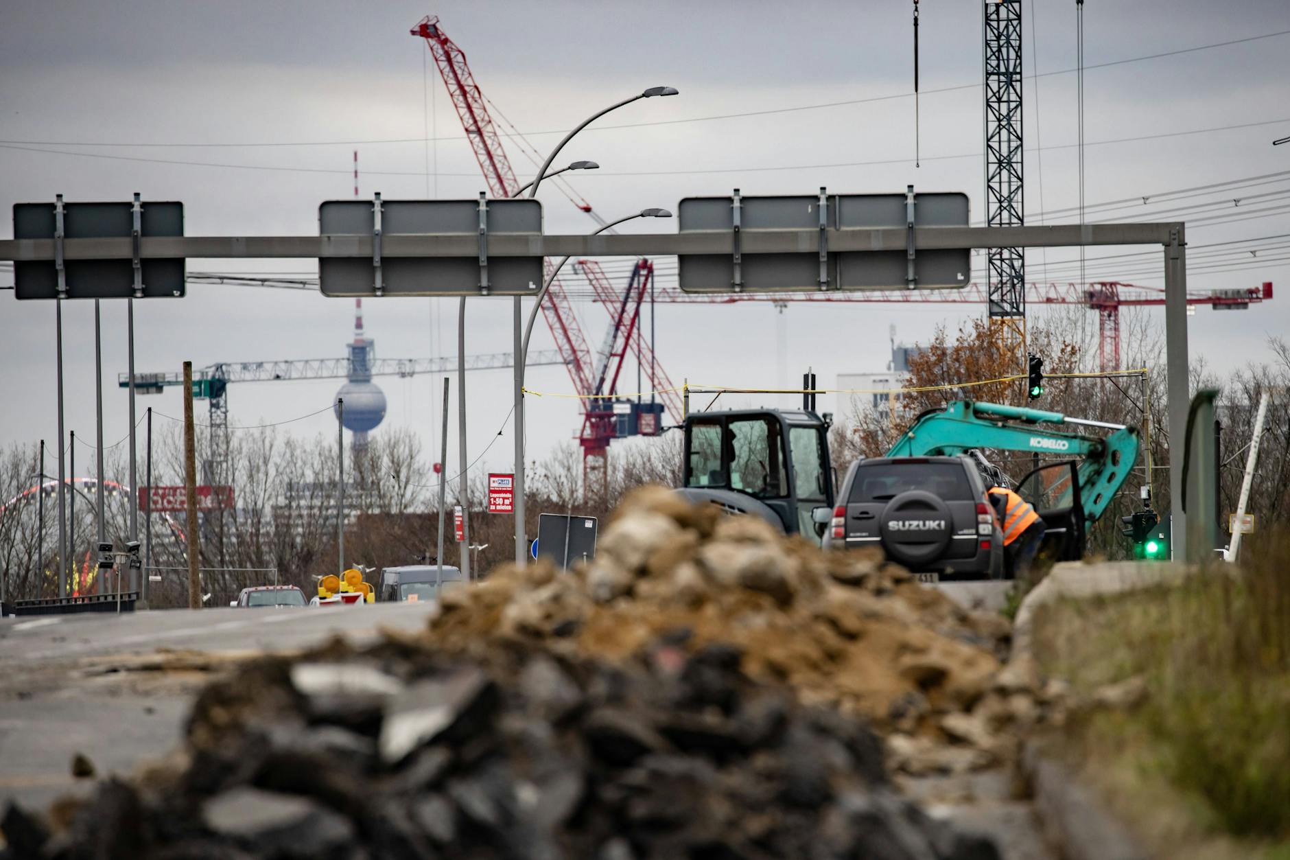 In der Märkischen Allee in Marzahn wird ein Aldi gebaut. Doch die Baustelle hätte es nie geben dürfen. (Symbolbild)