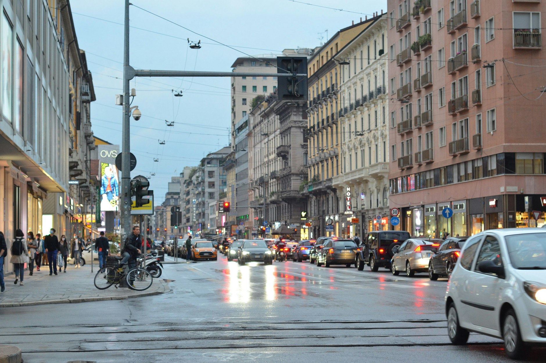 In Städten wie Mailand dürfen bald keine älteren Diesel-Autos mehr fahren.