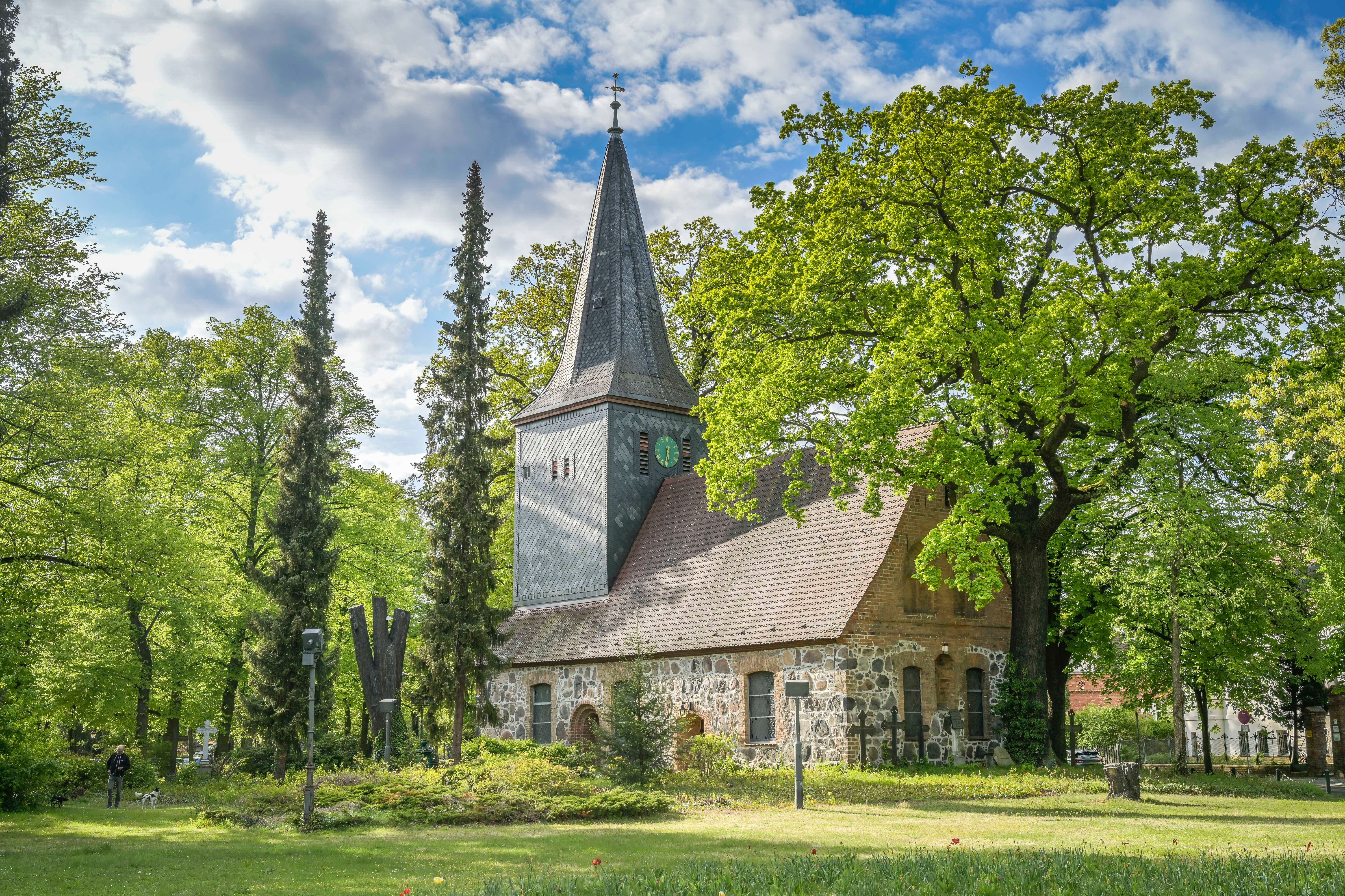 Reinickendorfer Kirchen werden zu „kühlen Räumen“ gegen Sommerhitze