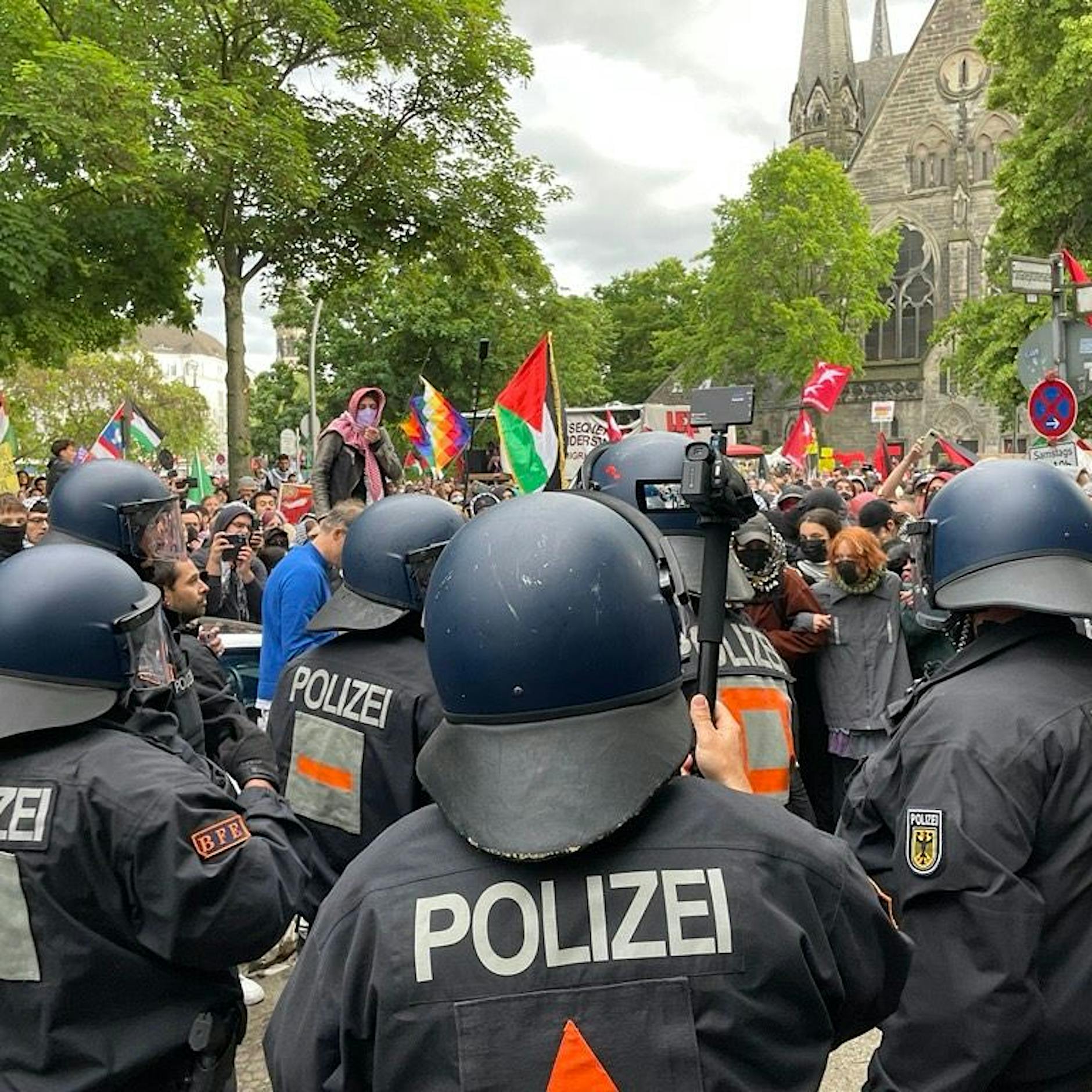 Nakba-Gedenktag in Berlin: Demo aufgelöst, schwerverletzter Polizist, Dutzende Festnahmen