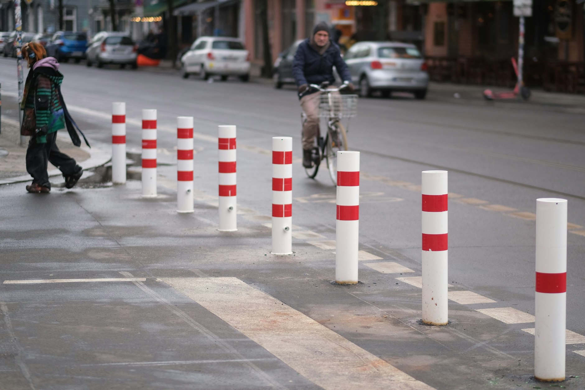 Poller in der Niederbarnimstraße in Friedrichshain: Xhain beruhigt sich – so heißt das Konzept des Bezirksamts, das trotz der Entscheidung der Senatorin weiterhin verfolgt werden soll.
