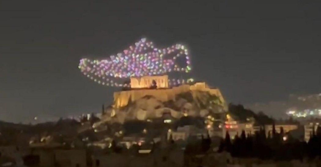 Image - Adidas-Werbeaktion mit Drohnen über der Akropolis löst Shitstorm aus