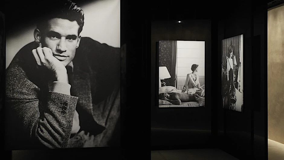 In der frisch renovierten Armani-Boutique sind jetzt Modefotografien von Aldo Fallai ausgestellt.
