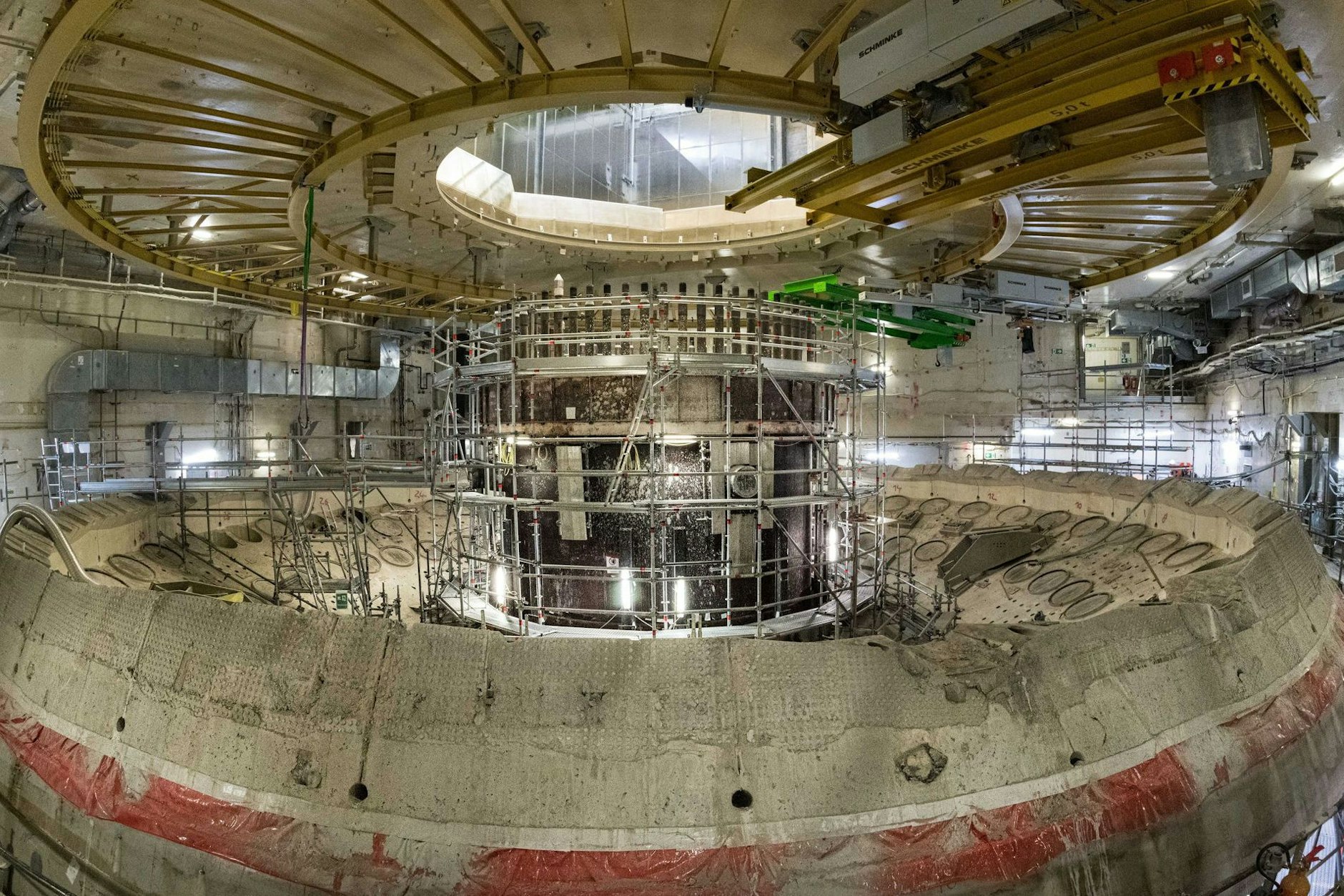 Der Rückbau des EnBW-Kraftwerks in Neckarwestheim ist in vollem Gange.