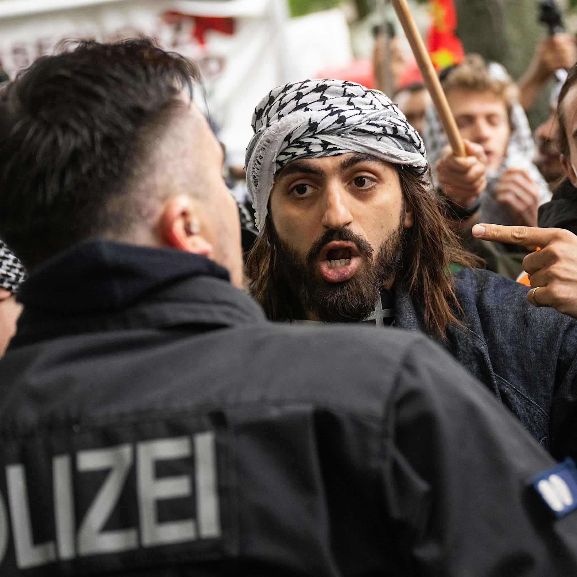 Nach Ausschreitungen in Kreuzberg: Werden künftige Palästinenser-Demos jetzt verboten?