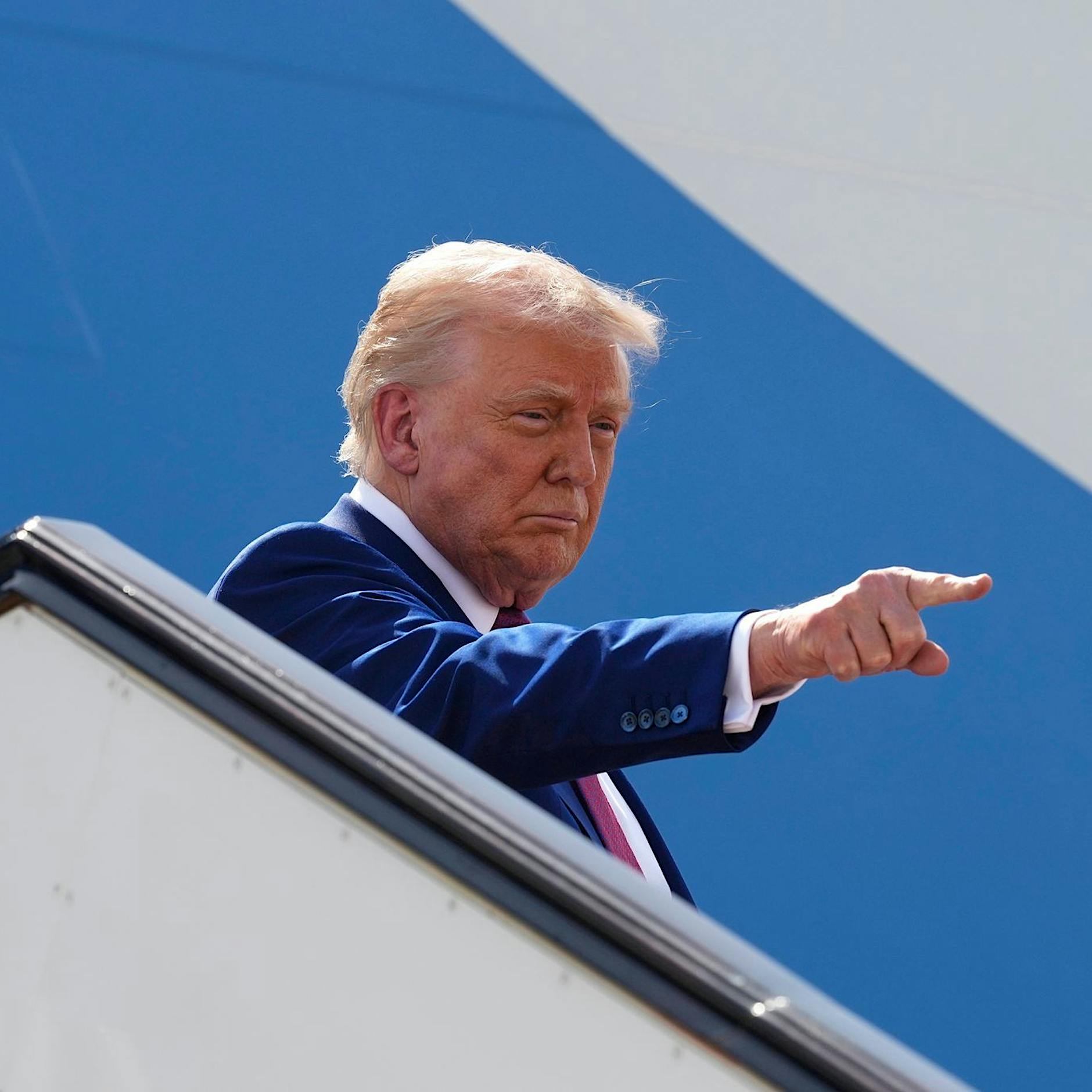 Trump zieht Personal aus Nahem Osten ab – Israel soll Angriff auf Iran planen