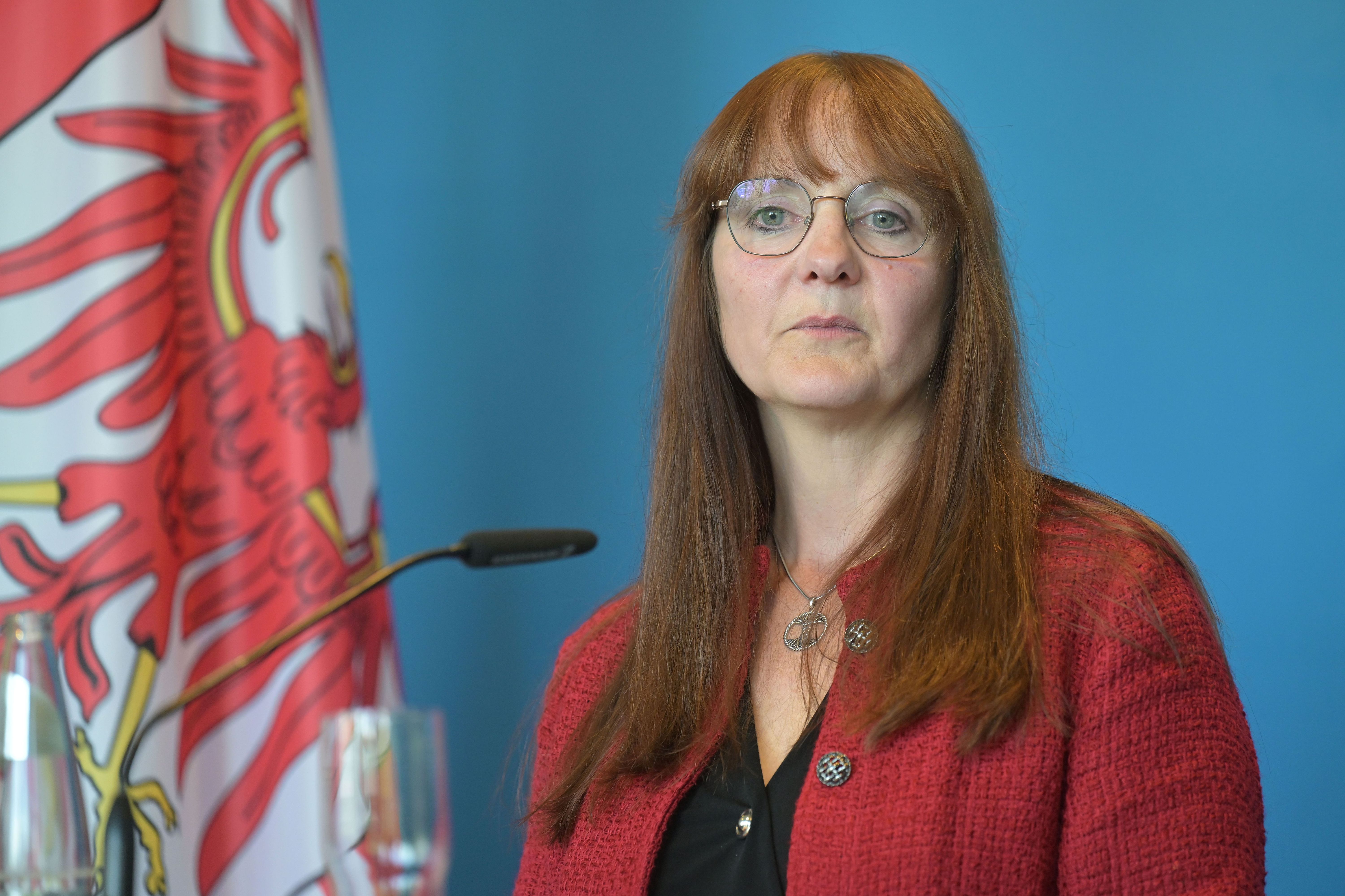 Katrin Lange: Brandenburgs Innenministerin tritt zurück und rechnet scharf mit AfD-Debatte ab