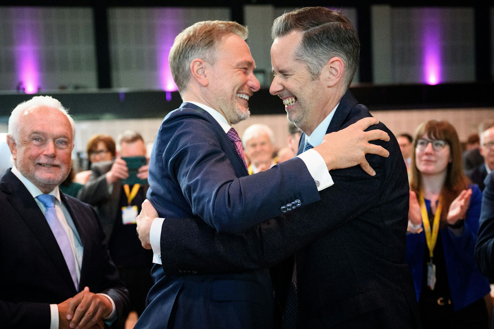 Von Christian zu Christian: Ex-Parteichef Lindner und frisch gewählter FDP-Vorsitzender Dürr am Freitag in Berlin.
