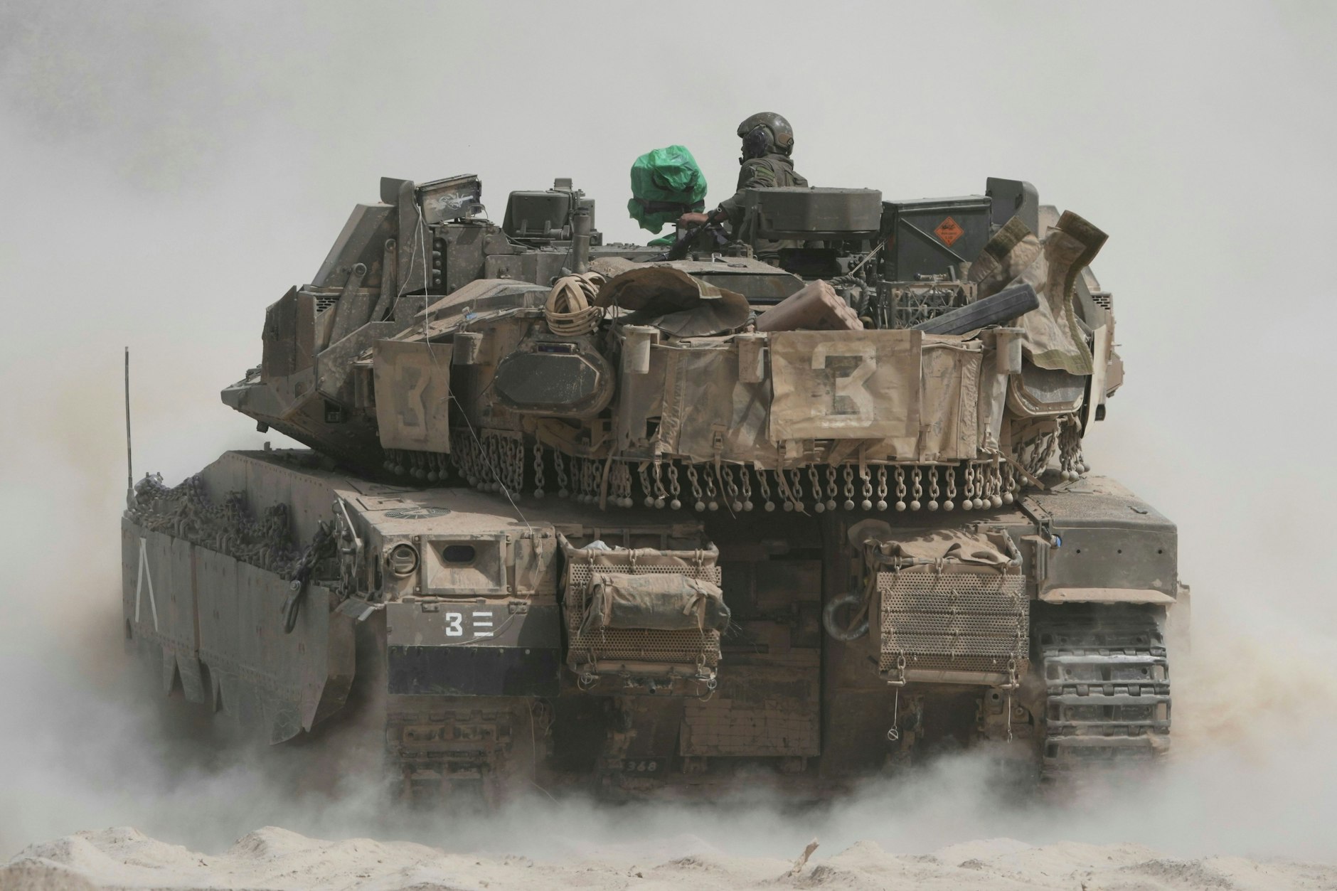 Israelische Panzer rücken in den Gazastreifen vor.