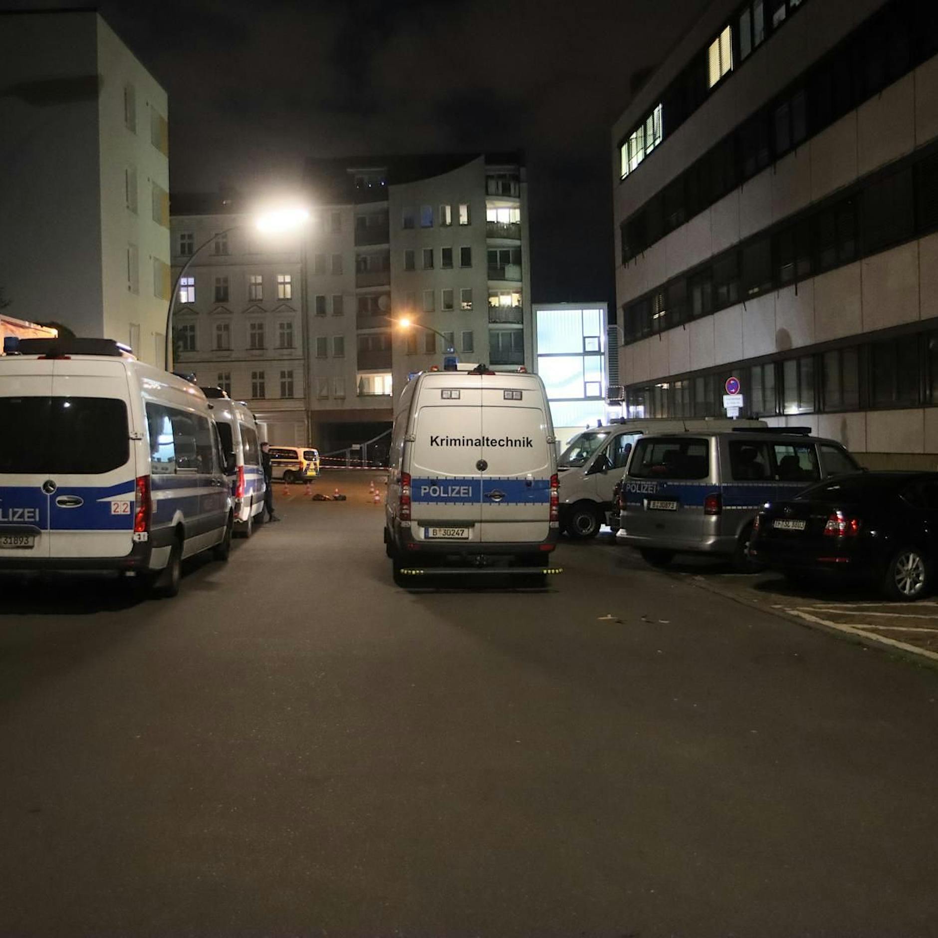 Messerattacke auf Berliner Polizisten: So geht es dem Beamten aus Neukölln heute