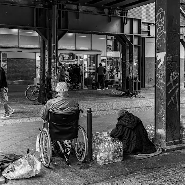 Angstraum Bahnhof Alexanderplatz: Darum wirft die Bahn Obdachlose raus
