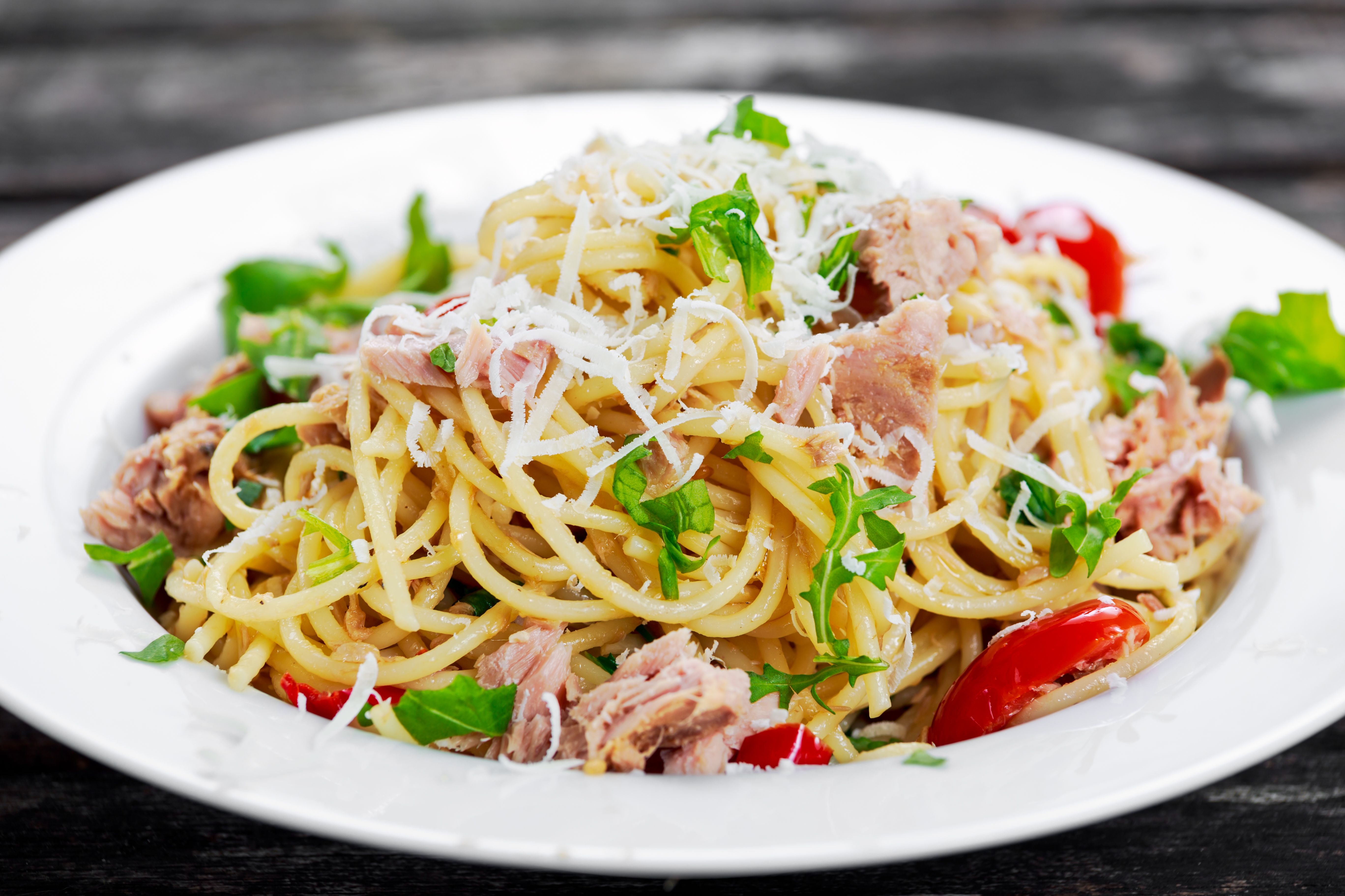 Rezept für Spaghetti mit Thunfisch, mit raffinierten Zutaten aufgepeppt